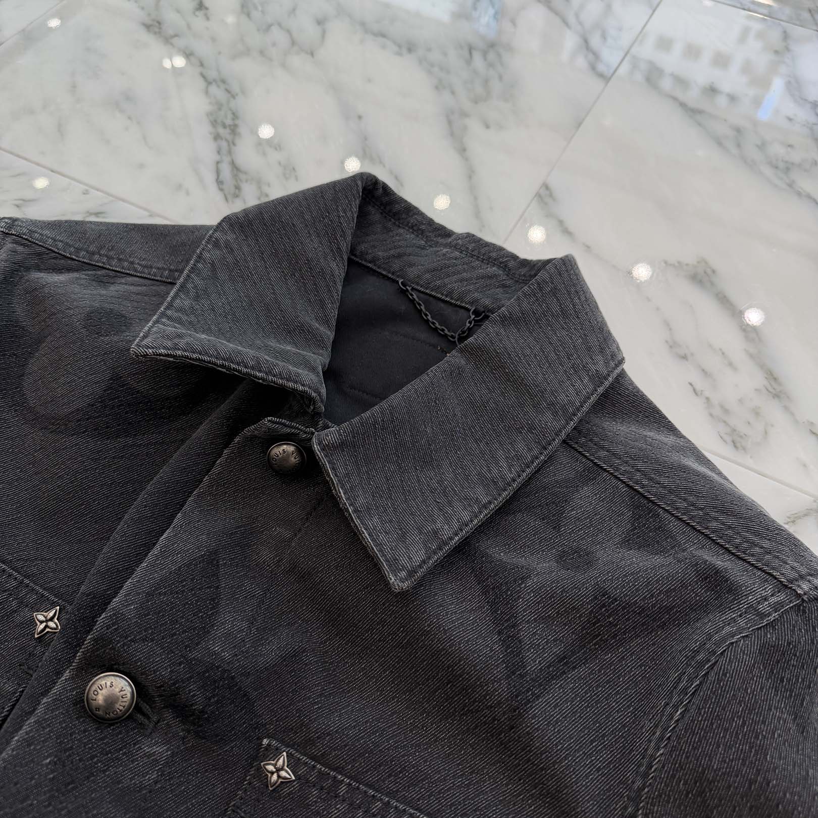 LOUIS VUITTON 2025SS Giant Monogram Denim Jacket HSA15W Size 46 ルイヴィトン ジャイアントモノグラム デニムジャケット サイズ46