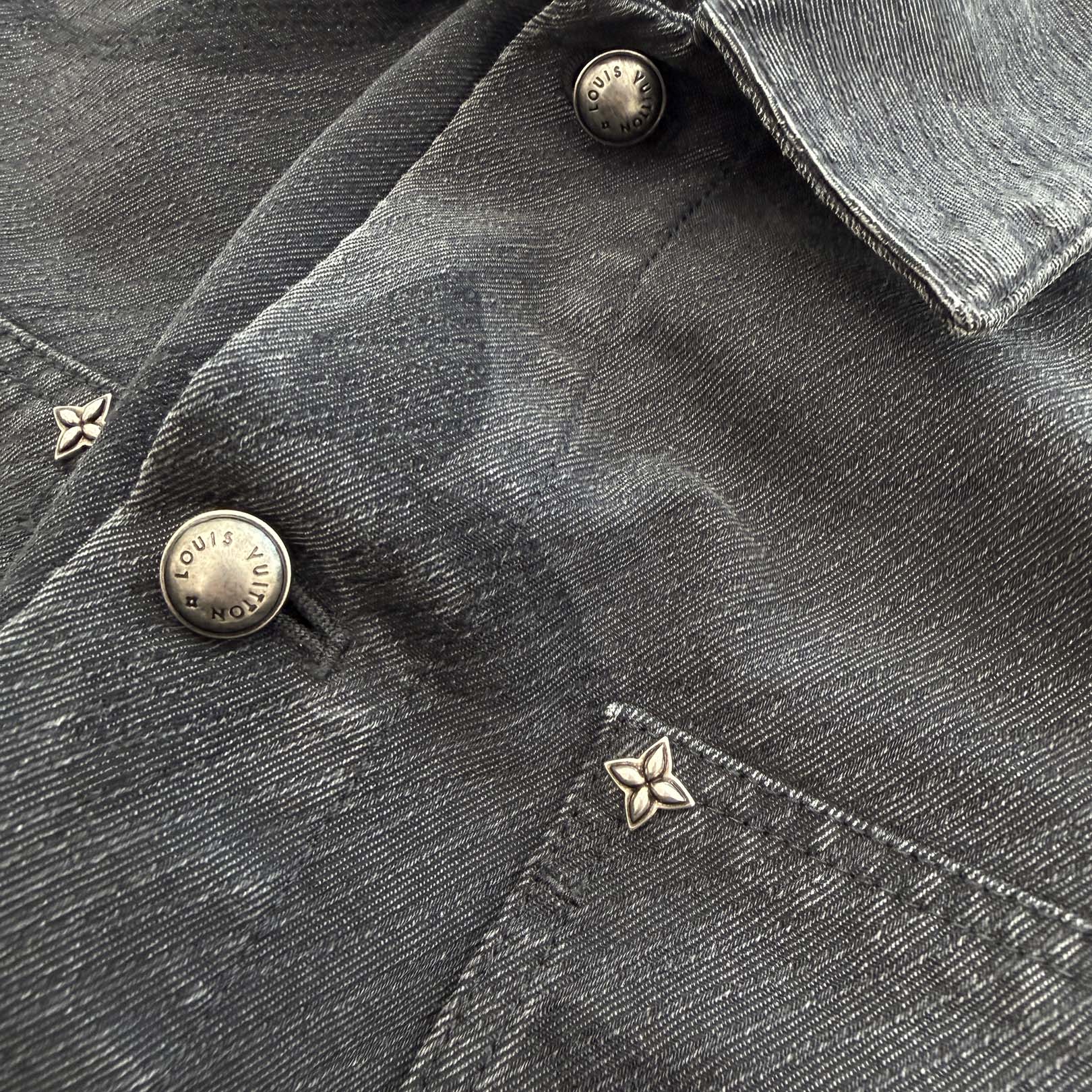 LOUIS VUITTON 2025SS Giant Monogram Denim Jacket HSA15W Size 46 ルイヴィトン ジャイアントモノグラム デニムジャケット サイズ46
