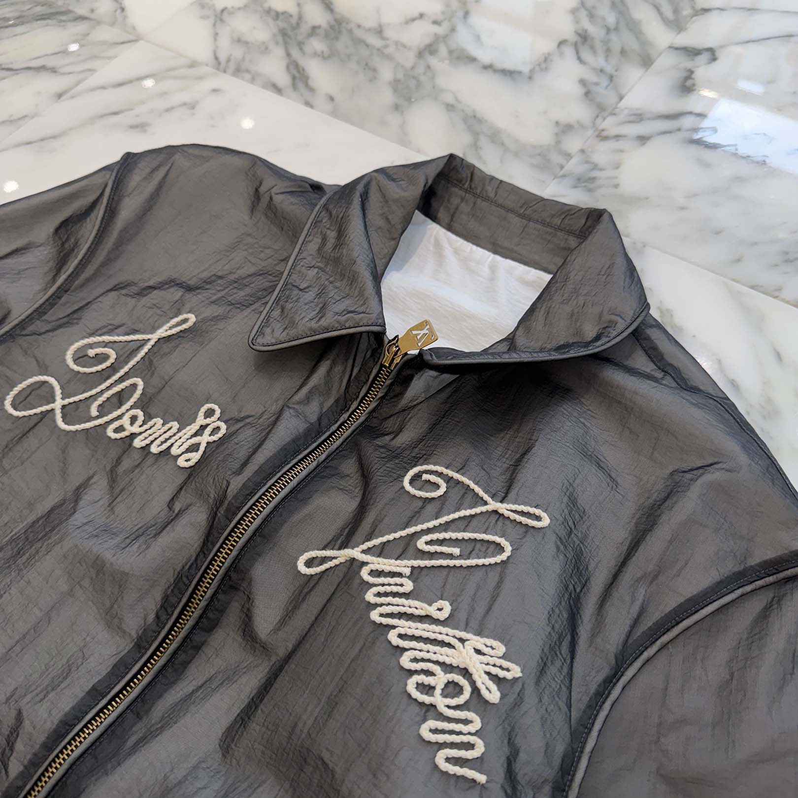 LOUIS VUITTON 2024SS Embroidered Signature Nylon Blouson Jacket HRB08W Size 46 ルイヴィトン エンブロイダード シグネチャー ナイロンブルゾン ジャケット サイズ46
