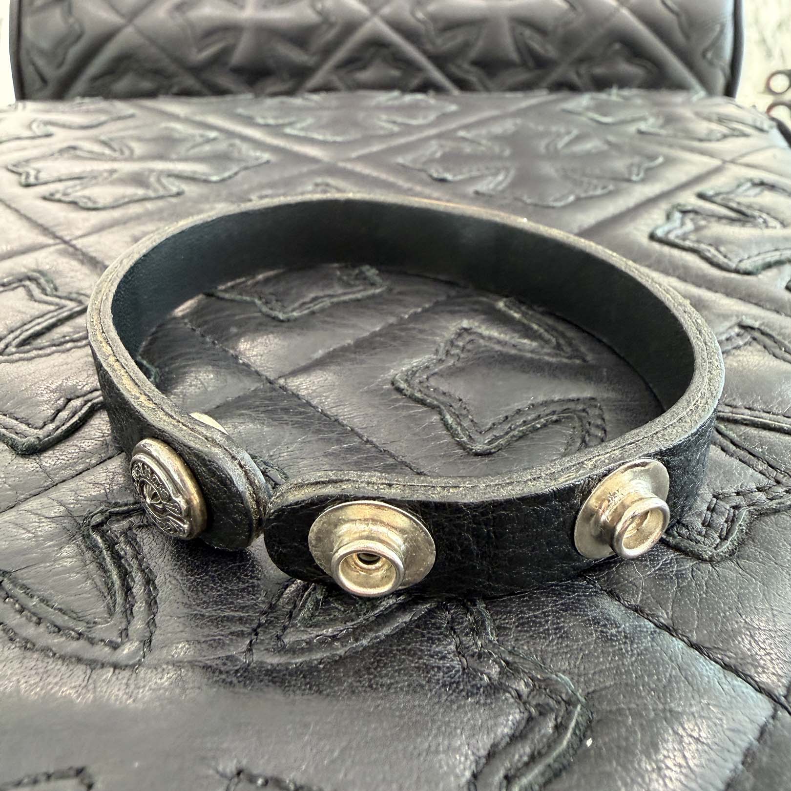 CHROME HEARTS 2SNP Floral Cross Leather Bracelet Size 9.5Inch クロムハーツ 2スナップ フローラルクロス レザー ブレスレット サイズ9.5インチ
