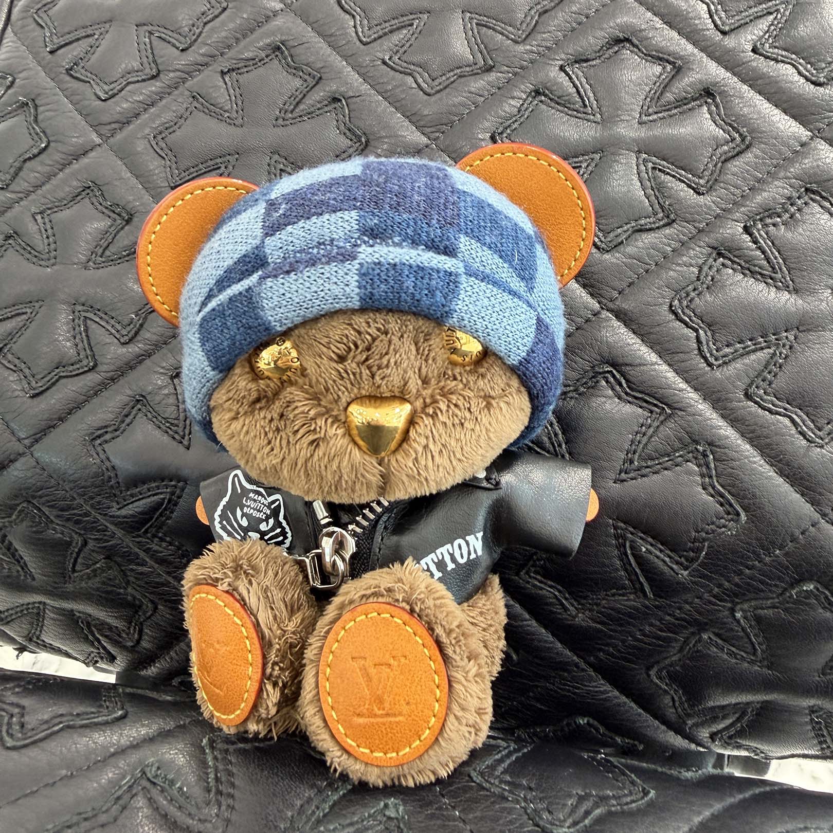 LOUIS VUITTON Bag Charm LV Louis Bear S00 M03206 ルイヴィトン