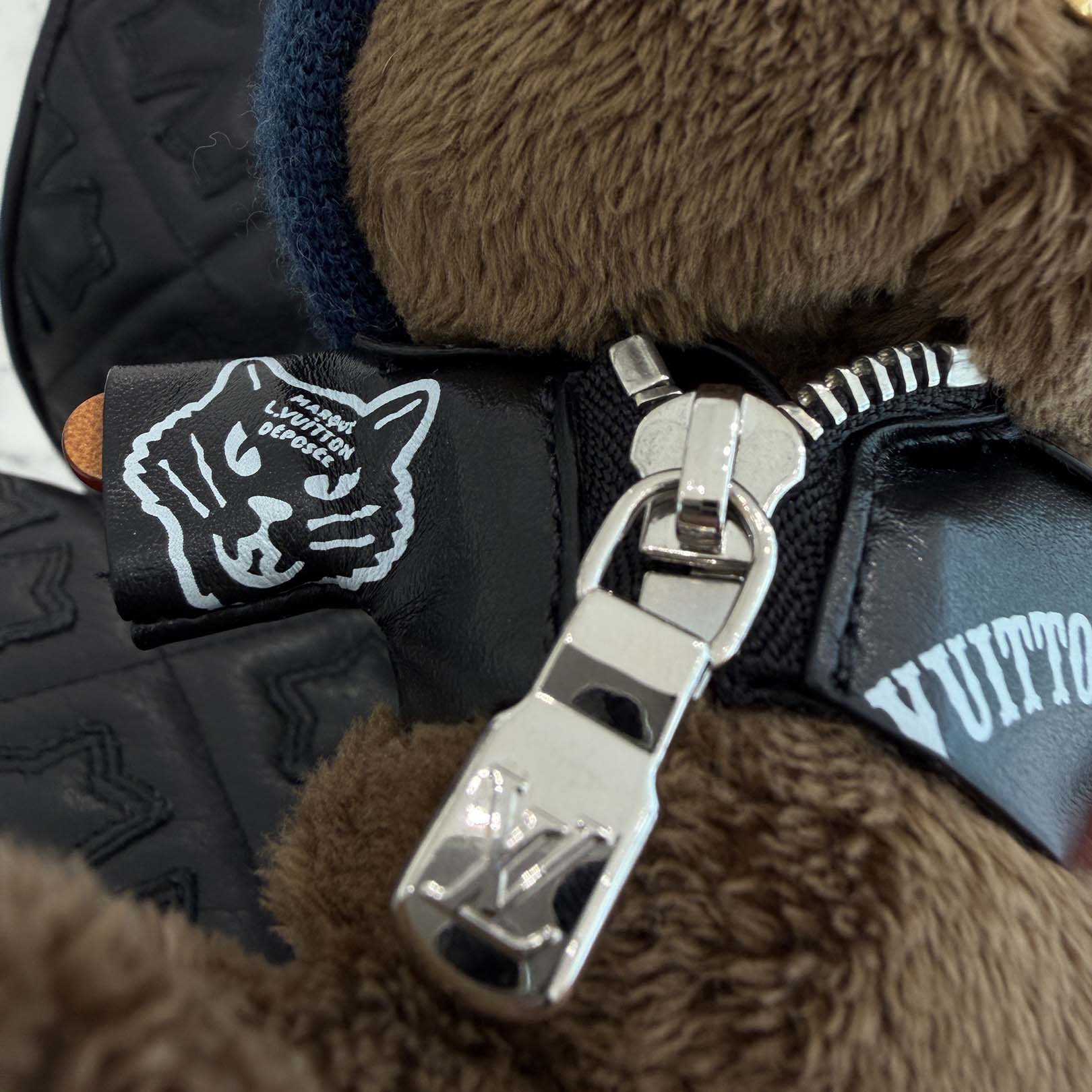 LOUIS VUITTON Bag Charm LV Louis Bear S00 M03206 ルイヴィトン