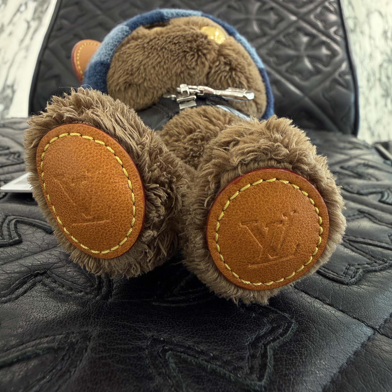 LOUIS VUITTON Bag Charm LV Louis Bear S00 M03206 ルイヴィトン