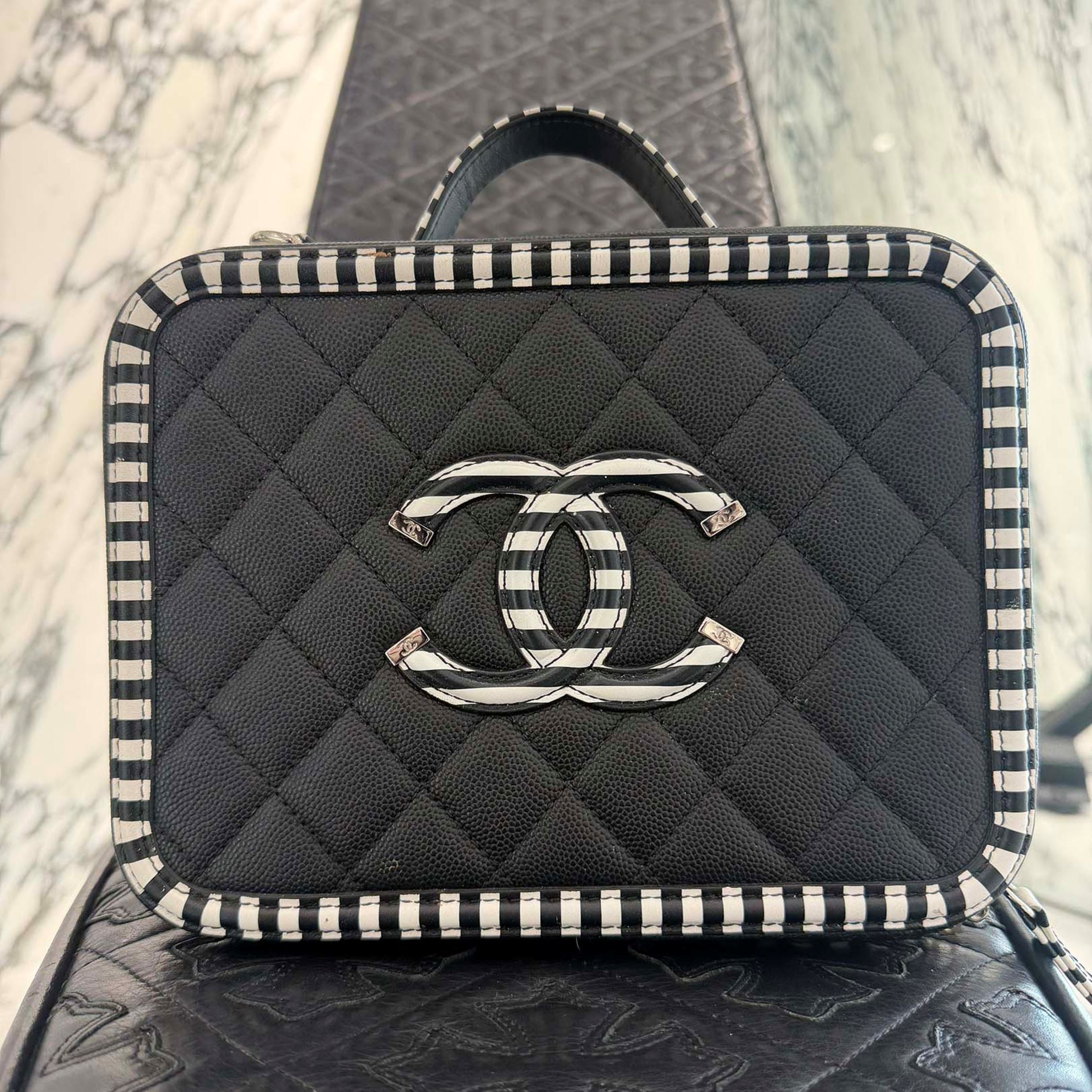 CHANEL CC Filigree Matelassé Chain Shoulder Vanity Bag A93342 シャネル CCフィリグリー マトラッセ チェーンショルダー バニティバッグ