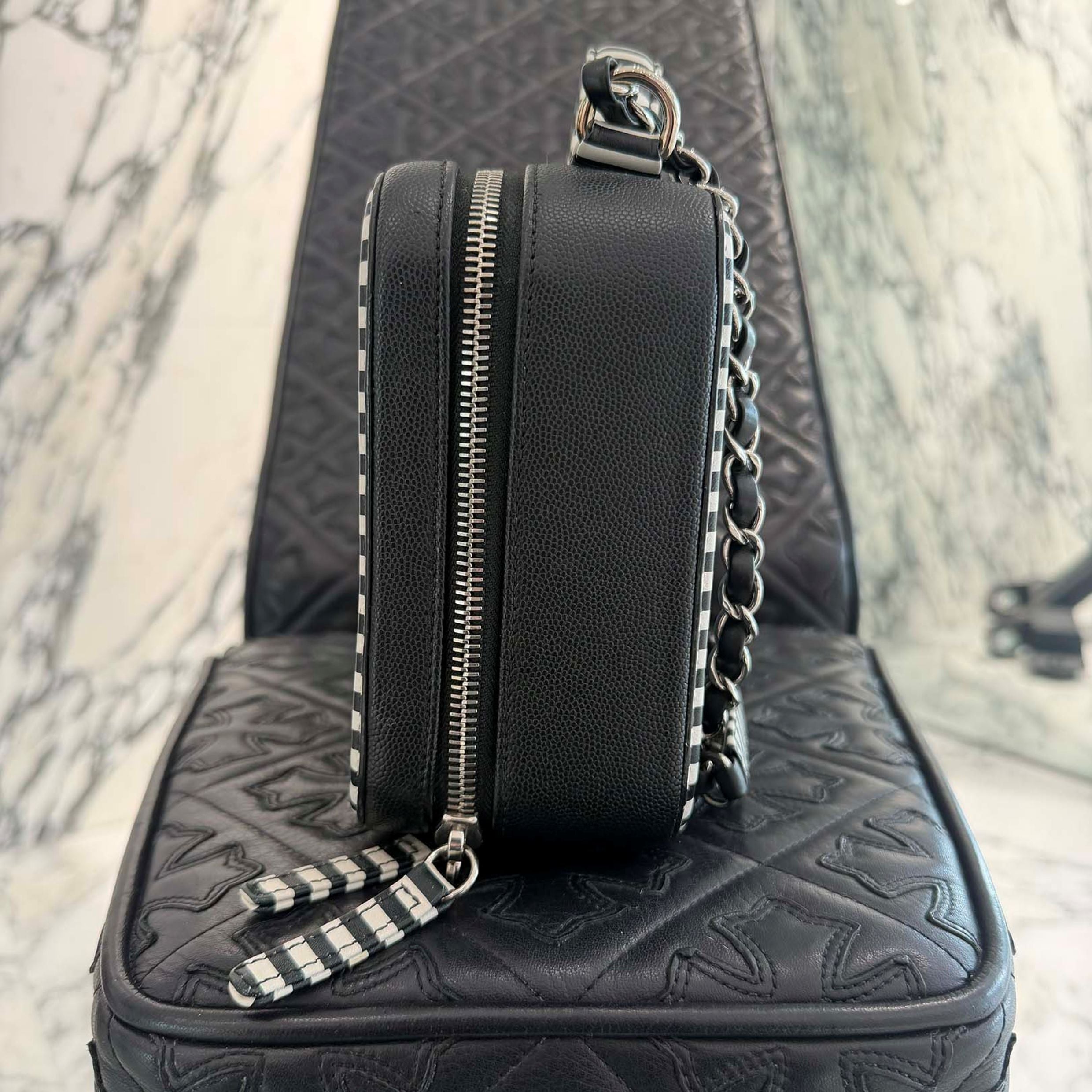 CHANEL CC Filigree Matelassé Chain Shoulder Vanity Bag A93342 シャネル CCフィリグリー マトラッセ チェーンショルダー バニティバッグ