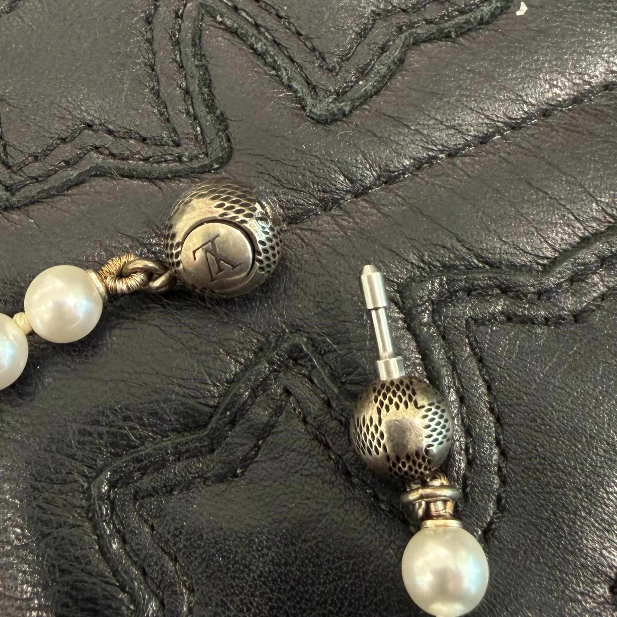 LOUIS VUITTON 2024AW Monogram Slim Pearl Necklace M02235 ルイヴィトン モノグラム スリム パールネックレス