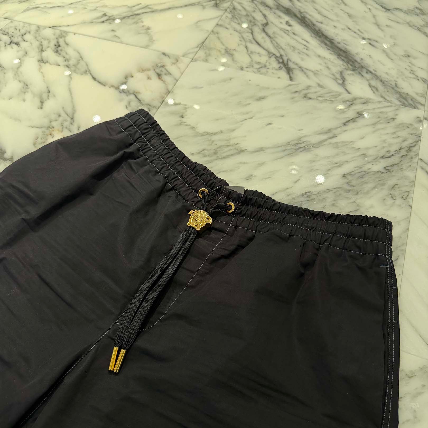 VERSACE 2023SS La Colonna Embroidered Swimwear Shorts 1010213 1A07136 Size 50 ヴェルサーチェ ラ・コロンナ エンブロイダリー スイムウェア ショーツ サイズ50