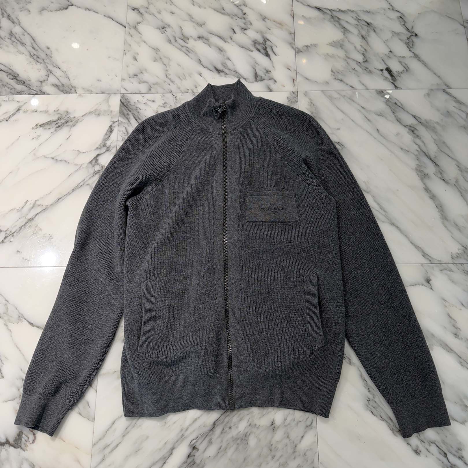 LOUIS VUITTON 2021AW Embroidery Logo High Neck Zip Up Knit Cardigan RM192Q OWB HHN40W Size S ルイヴィトン エンブロイダリー ロゴ ハイネック ジップアップ ニット カーディガン サイズS