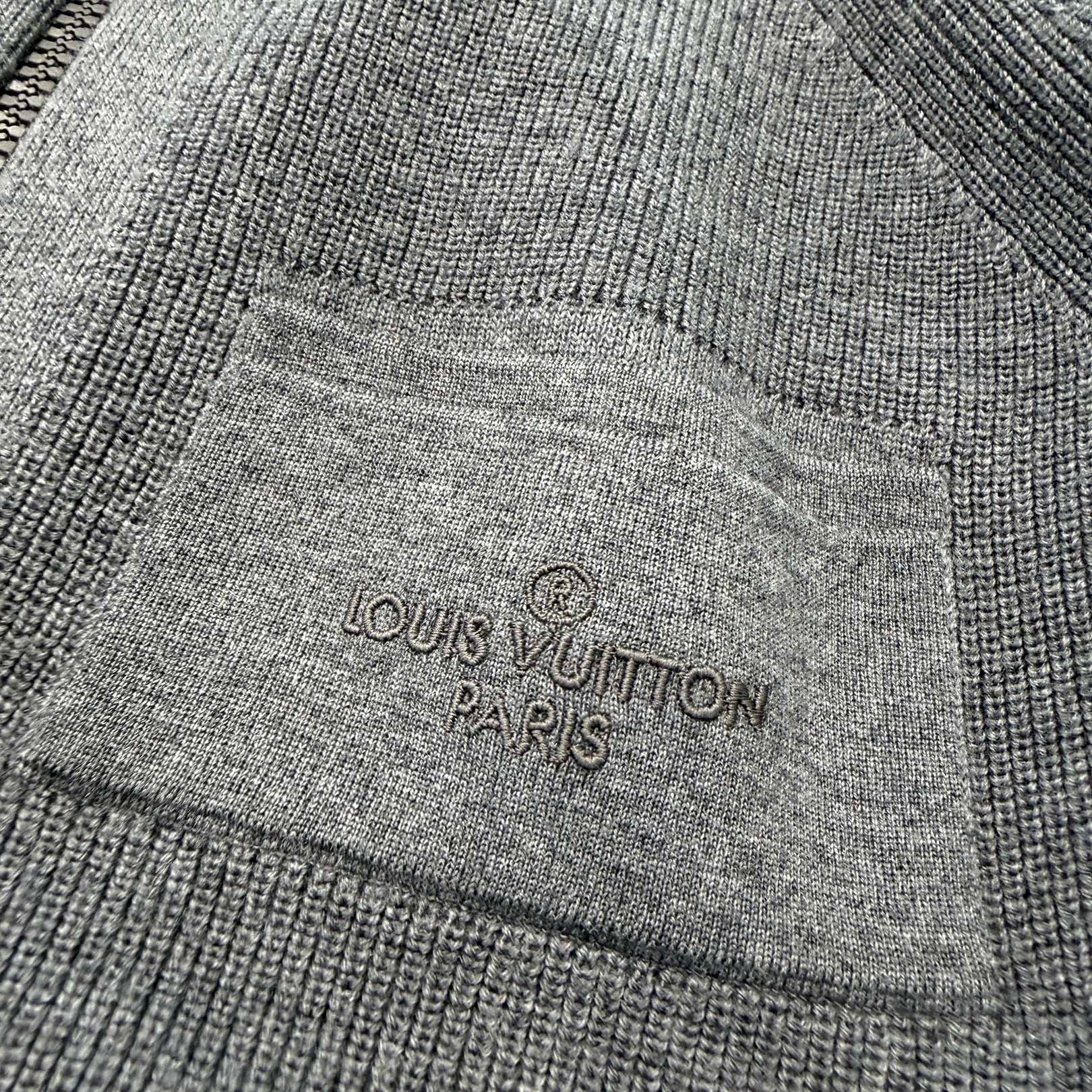 LOUIS VUITTON 2021AW Embroidery Logo High Neck Zip Up Knit Cardigan RM192Q OWB HHN40W Size S ルイヴィトン エンブロイダリー ロゴ ハイネック ジップアップ ニット カーディガン サイズS