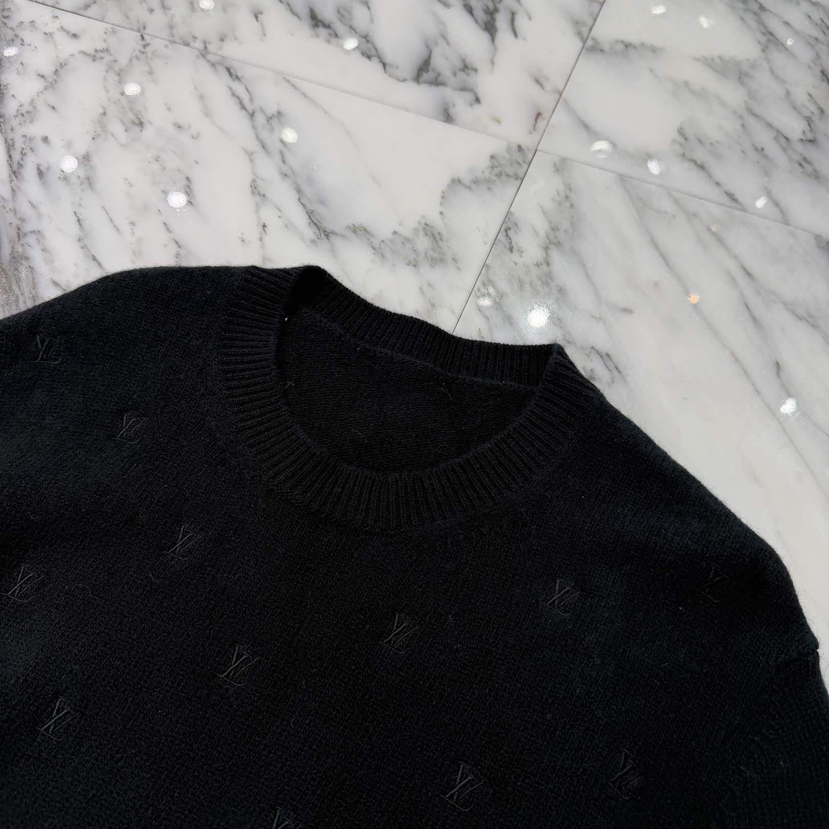 LOUIS VUITTON 2024SS Embroidery Signature LV Logo Wool Crew Neck Knit Sweater RM241 H56 HQN86W Size L ルイヴィトン エンブロイダリー シグネチャー LVロゴ ウール クルーネック ニットセーター サイズL
