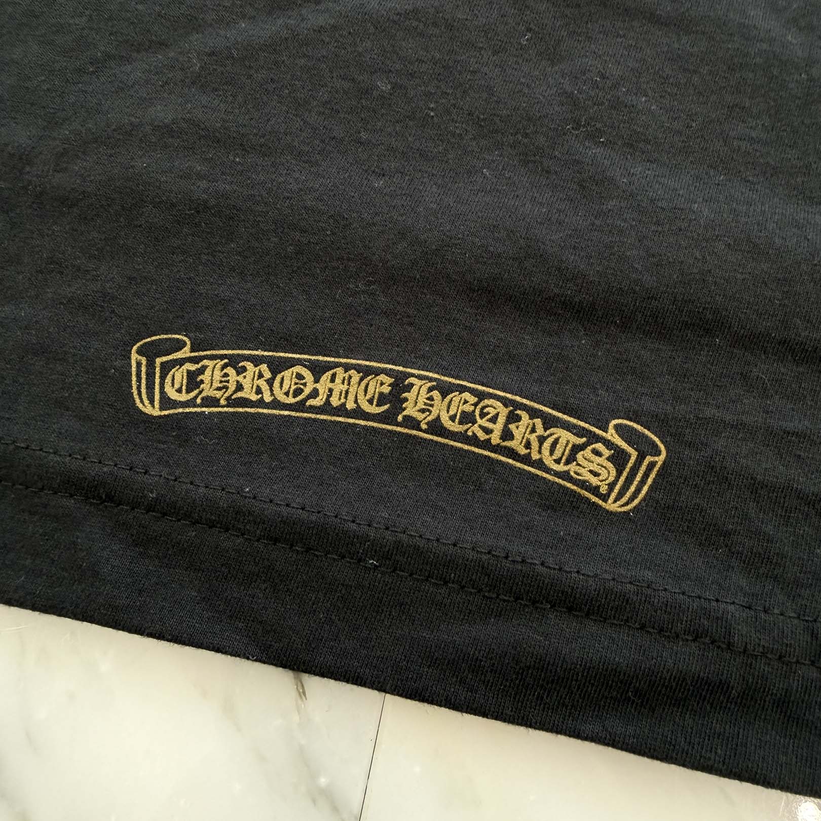 CHROME HEARTS 2026SS Old English Gold Neck Logo Long Sleeve Tee Size M クロムハーツ オールドイングリッシュ ゴールド ネックロゴ ロングスリーブTシャツ サイズM