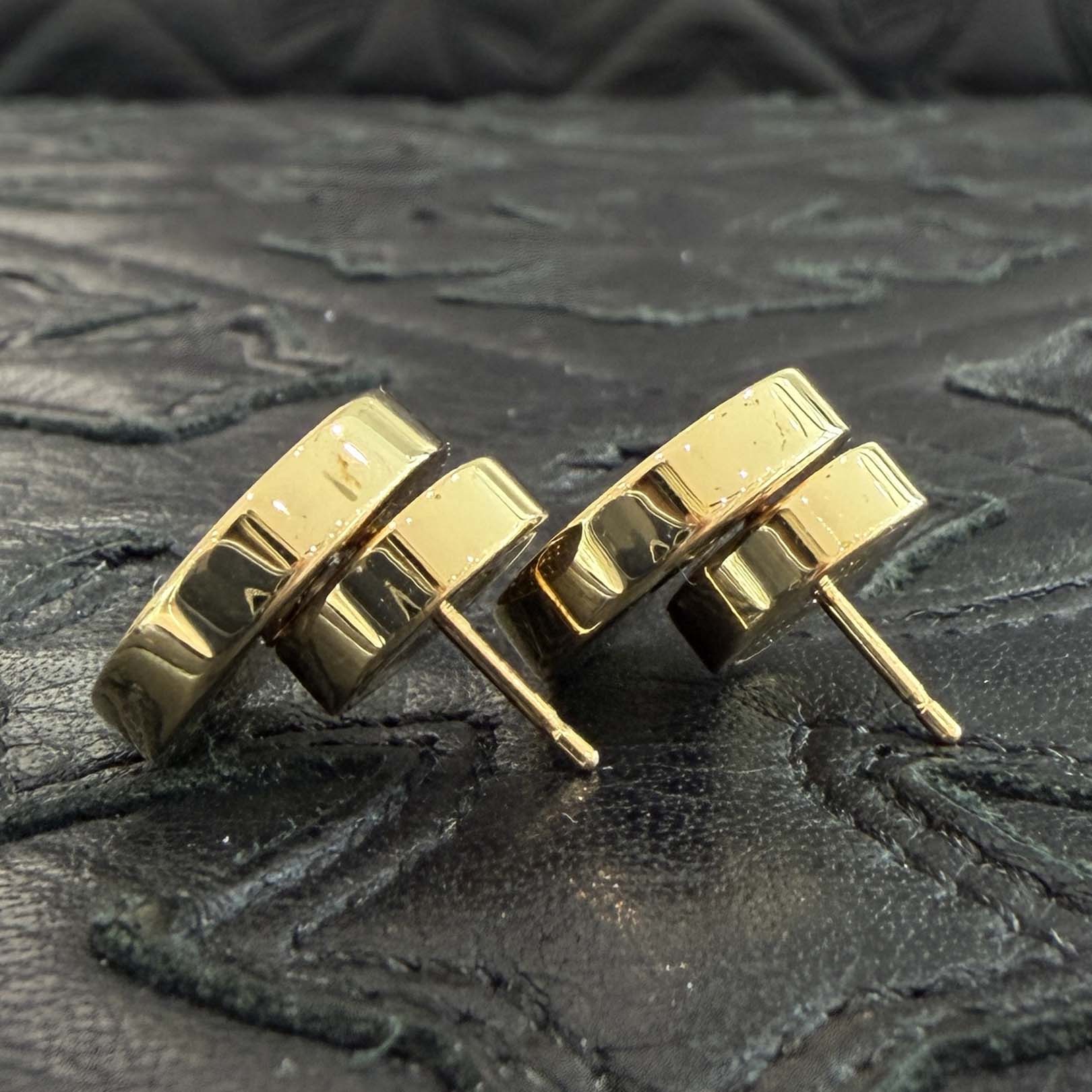 MIU MIU Enamel Metal Stud Earrings 5JO912_2F6T_F0009 ミュウミュウ エナメルメタル スタッドピアス