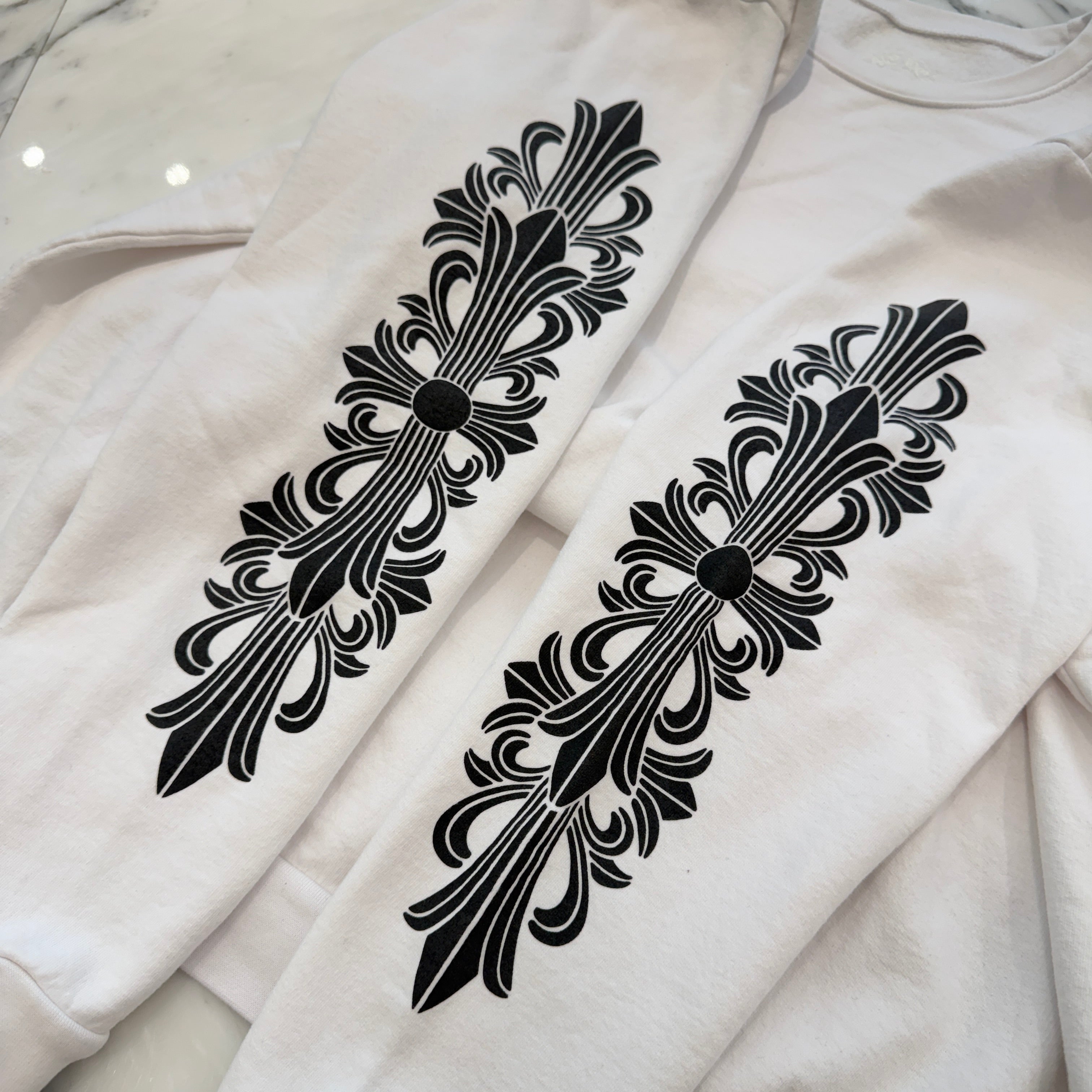 CHROME HEARTS Floral Cross Horseshoe Crewneck Sweat Shirts Size XL クロムハーツ フローラルクロス ホースシュー クルーネック スウェットシャツ サイズXL
