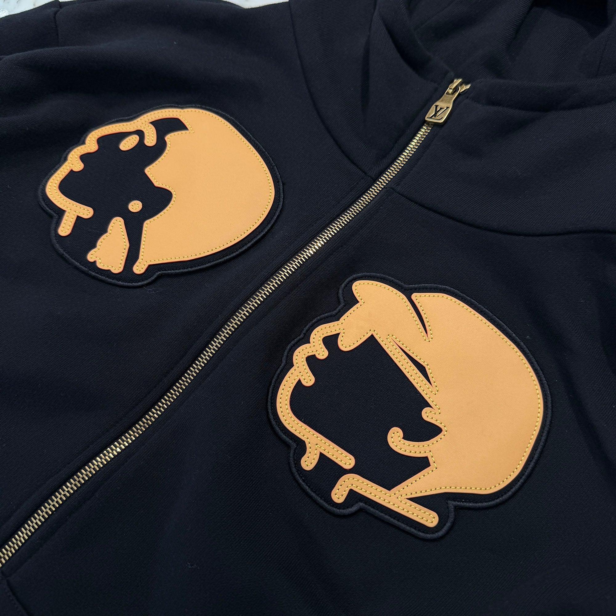 LOUIS VUITTON × NIGO 2025AW Face Laether Patch Zip Up Hoodie HTY70W Size M ルイヴィトン × ニゴー フェイスレザーパッチ ジップアップフーディ サイズM