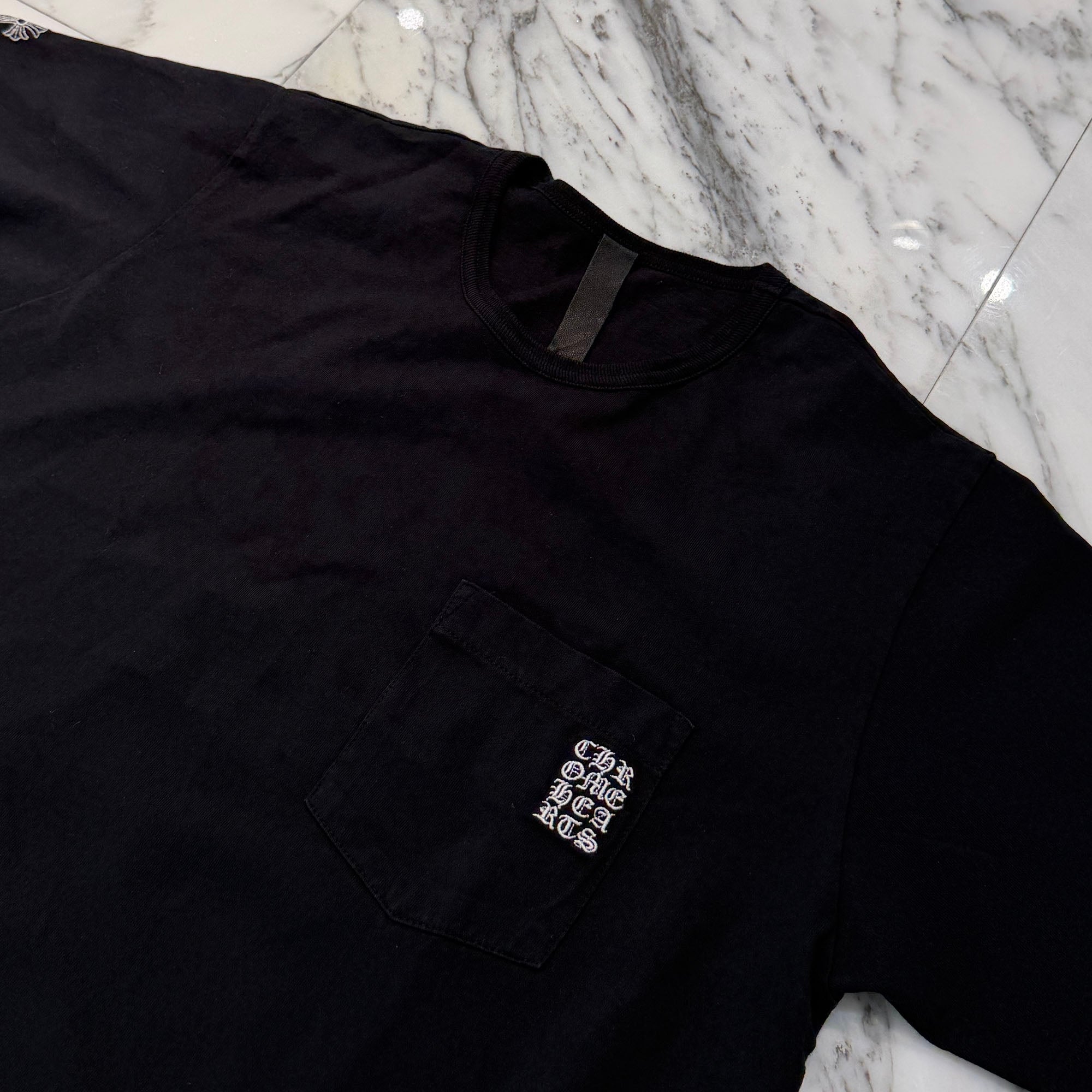 CHROME HEARTS Y NOT Vertical Logo Cross Embroidery Tee Size L クロムハーツ ワイノット バーティカルロゴ クロス刺繍 Tシャツ サイズL