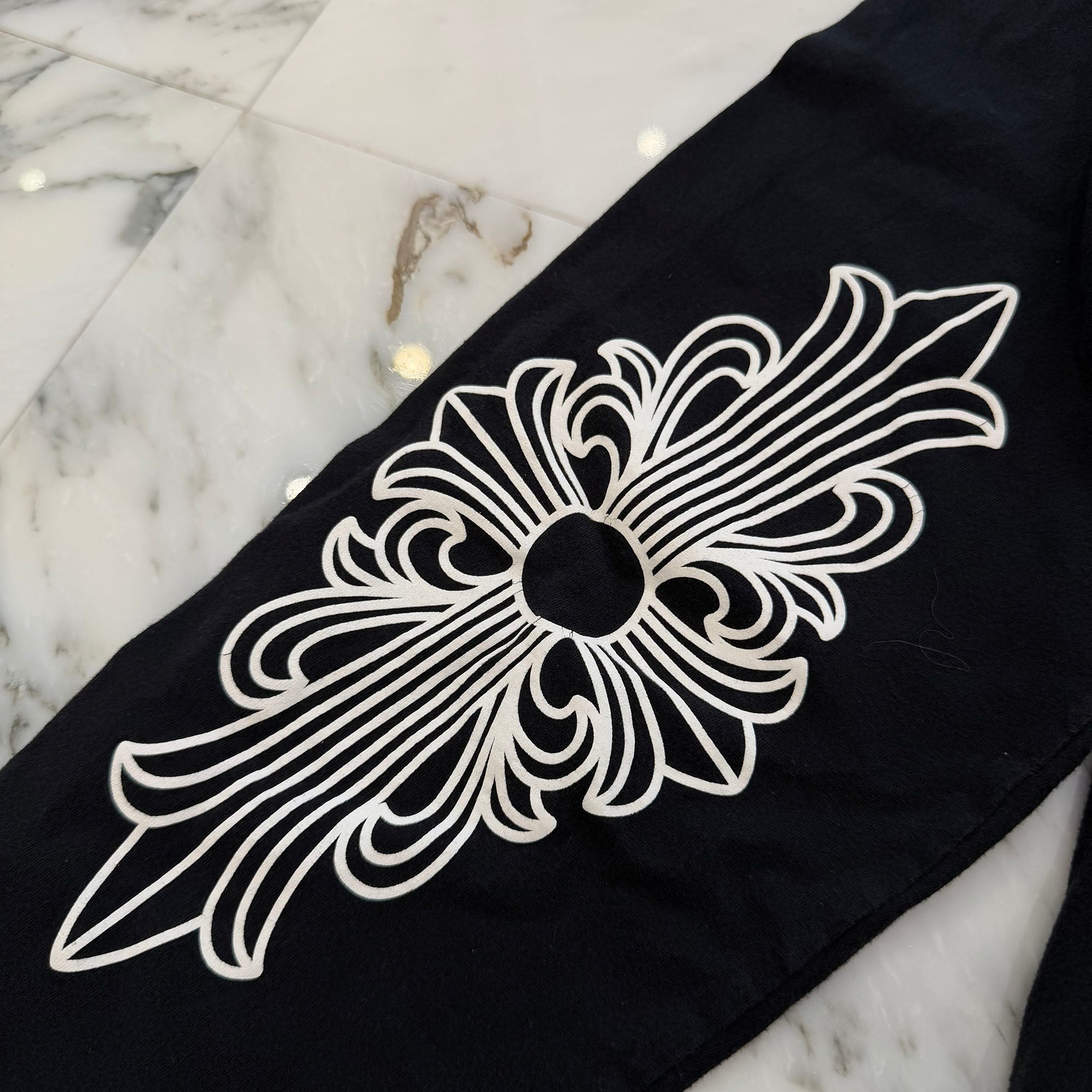 CHROME HEARTS Floral Cross Horseshoe Neck Logo Long Sleeve Tee Size L クロムハーツ フローラルクロス ホースシュー ネックロゴ ロングスリーブ Tシャツ サイズL