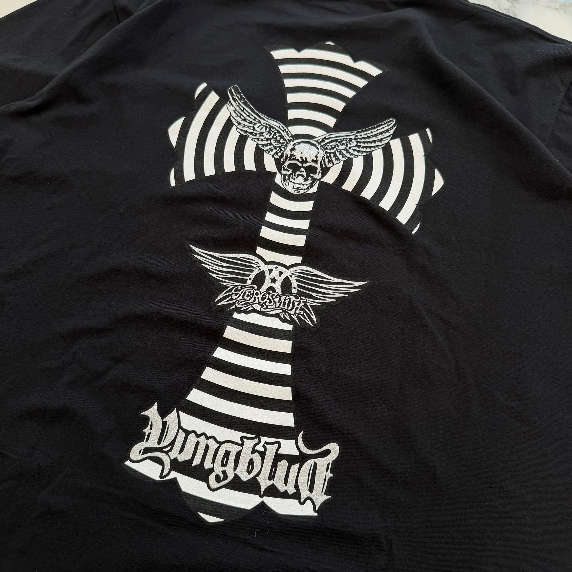 CHROME HEARTS FOTI × Yung Blud × Aerosmith Mahalia Back Cross Logo Tee Size XL クロムハーツ フォティ× ヤングブラッド ×エアロスミス マハリア バック クロス ロゴ Tシャツ サイズXL