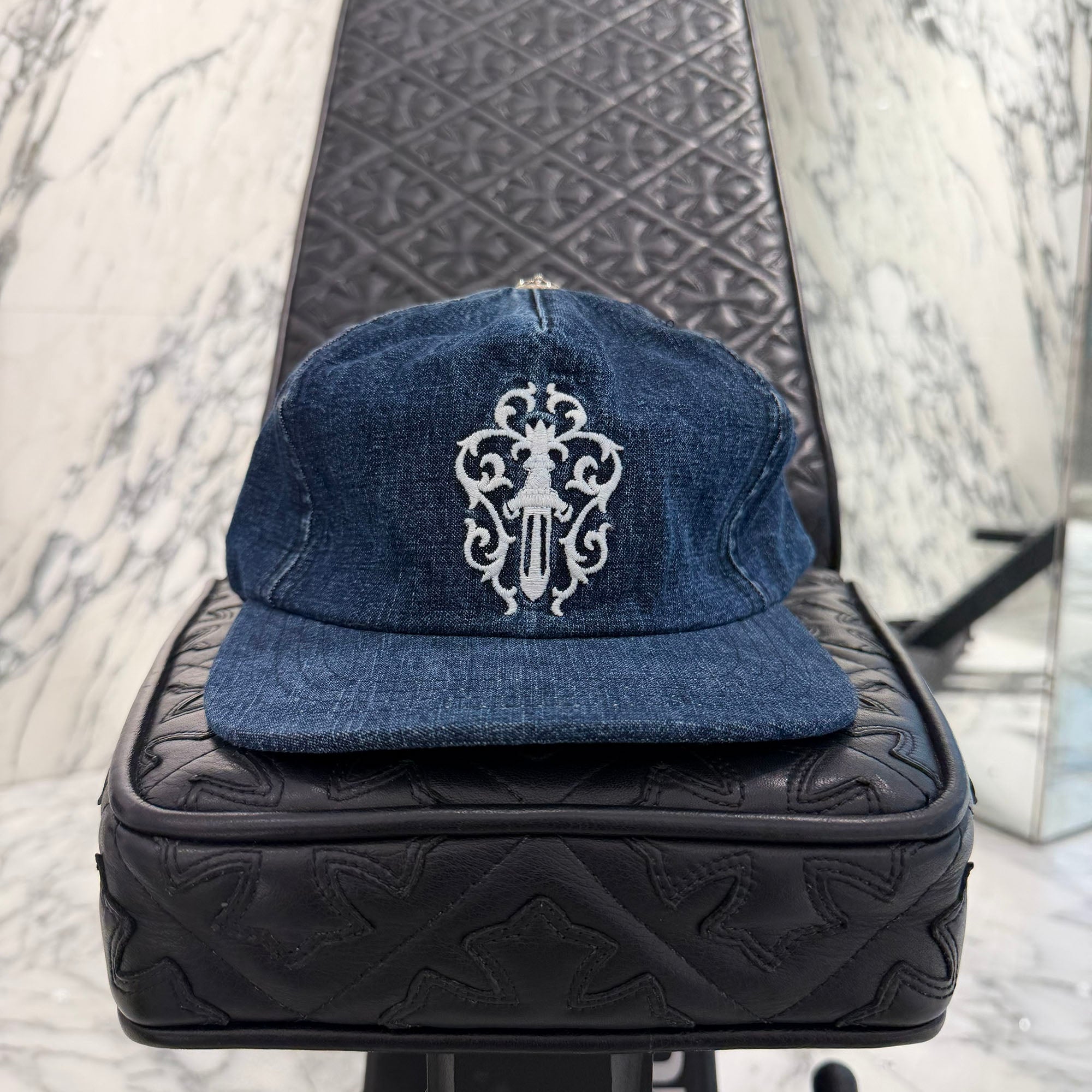 CHROME HEARTS 2024SS Vine Dagger Embroidery Denim Trucker Cap Size ONE SIZE (53-60) クロムハーツ ヴァインダガー 刺繍 デニム トラッカーキャップ サイズONE SIZE (53-60)