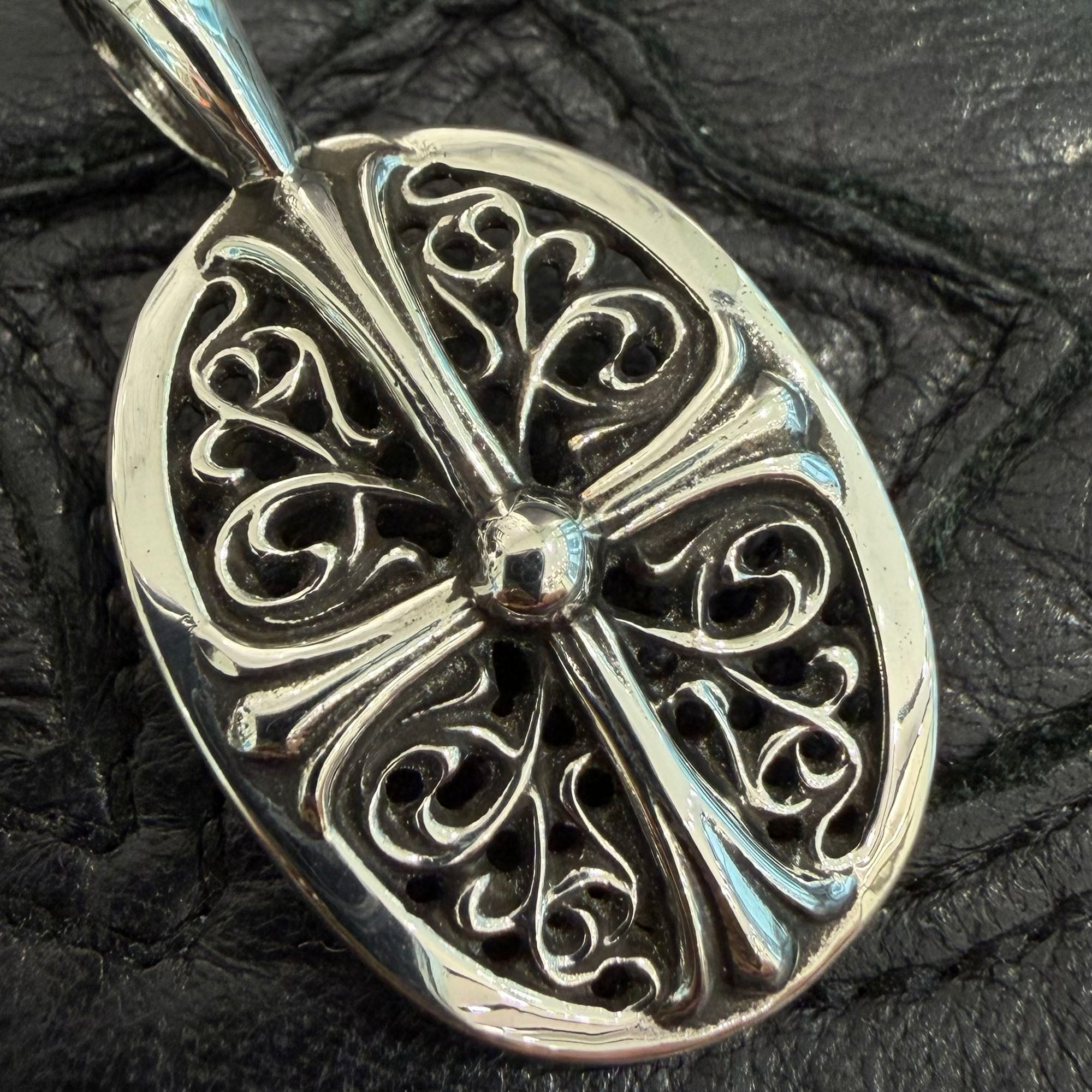 CHROME HEARTS Classic Oval Cross Charm クロムハーツ クラシック オーバルクロスチャーム