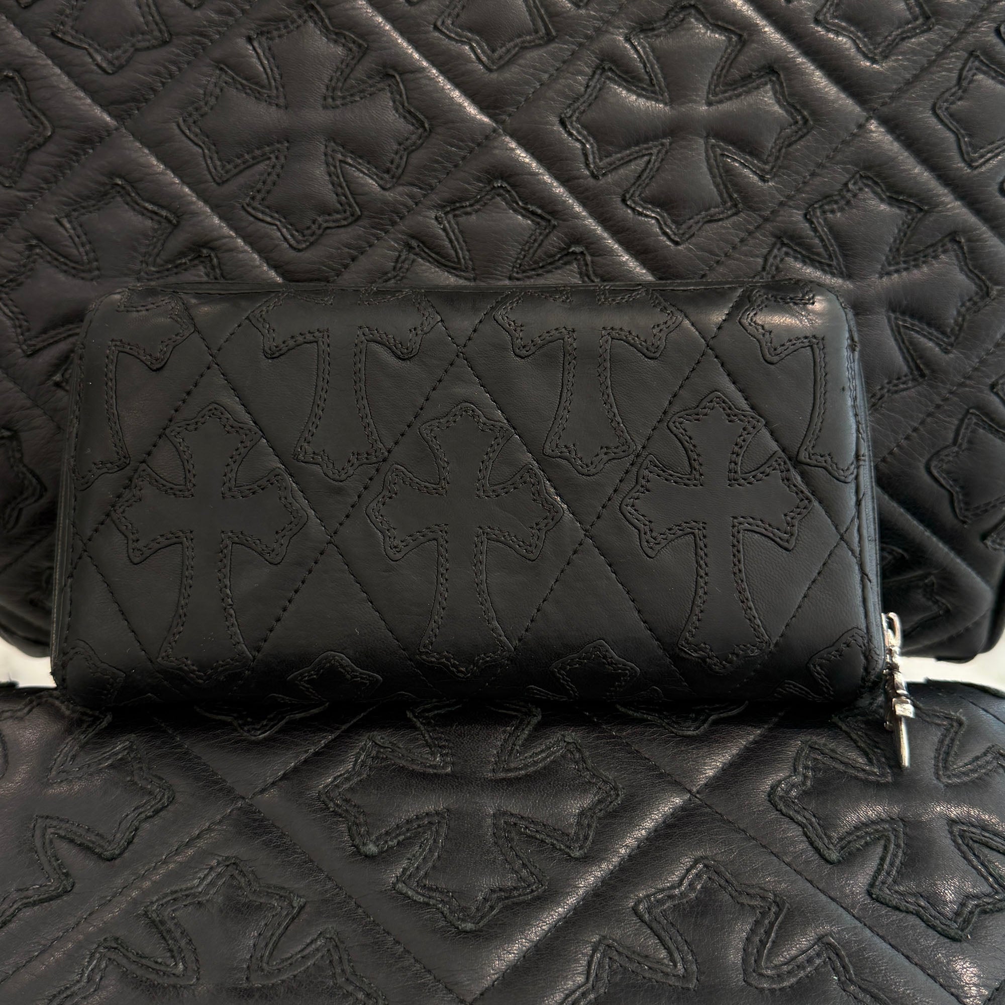 CHROME HEARTS Cemetery Cross Leather Patch Quilting Leather Wallet クロムハーツ セメタリークロス レザーパッチ キルティングレザー ウォレット