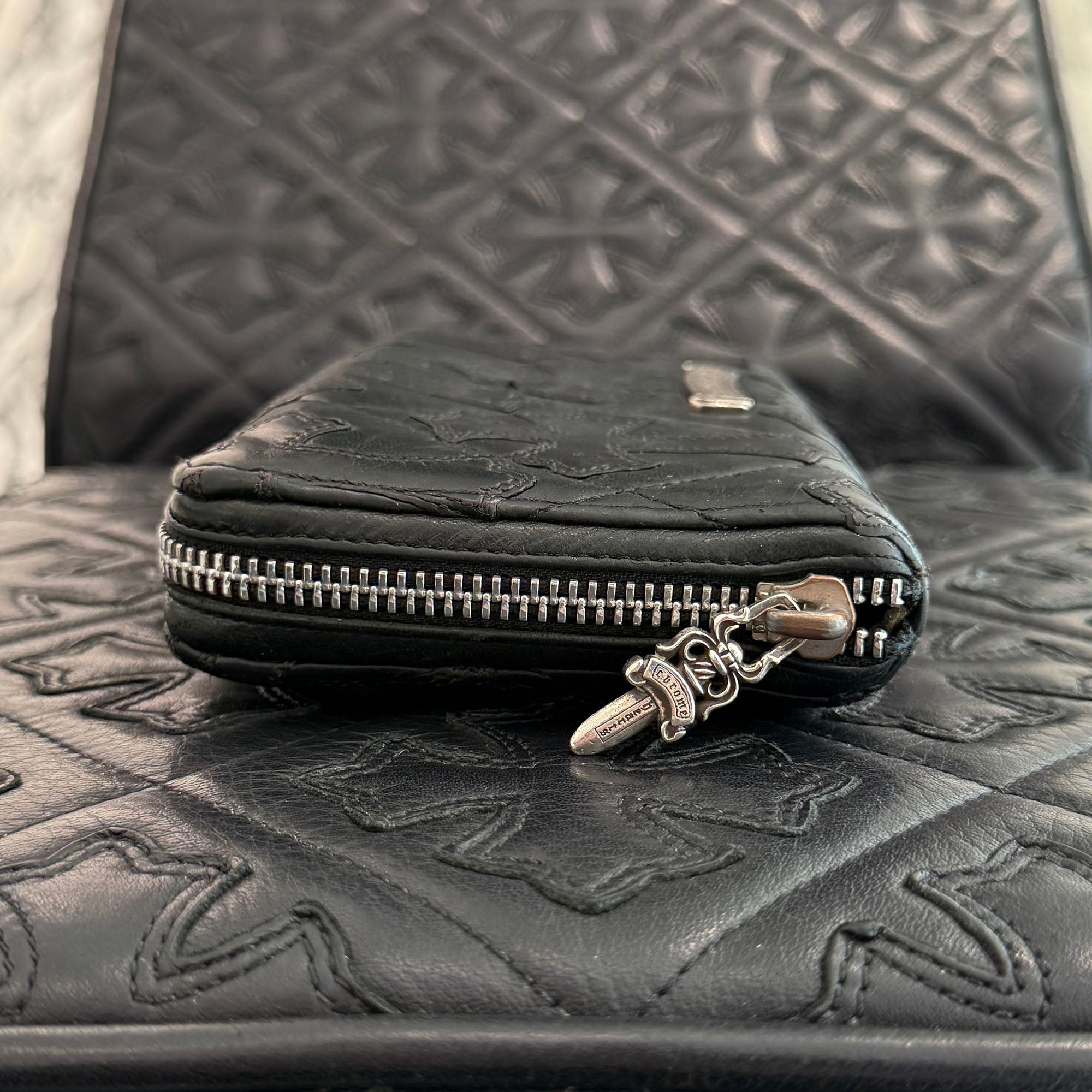 CHROME HEARTS Cemetery Cross Leather Patch Quilting Leather Wallet クロムハーツ セメタリークロス レザーパッチ キルティングレザー ウォレット