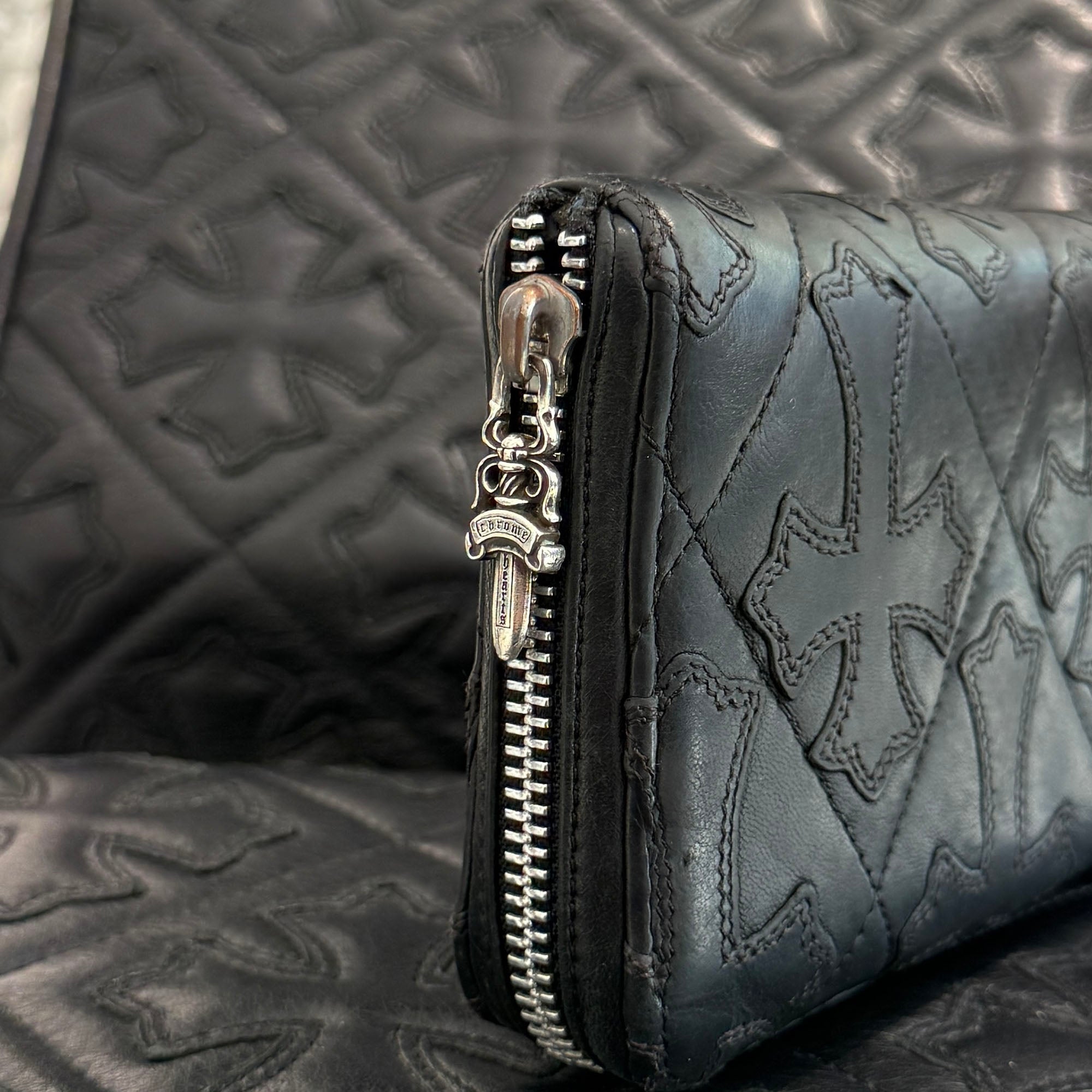 CHROME HEARTS Cemetery Cross Leather Patch Quilting Leather Wallet クロムハーツ セメタリークロス レザーパッチ キルティングレザー ウォレット