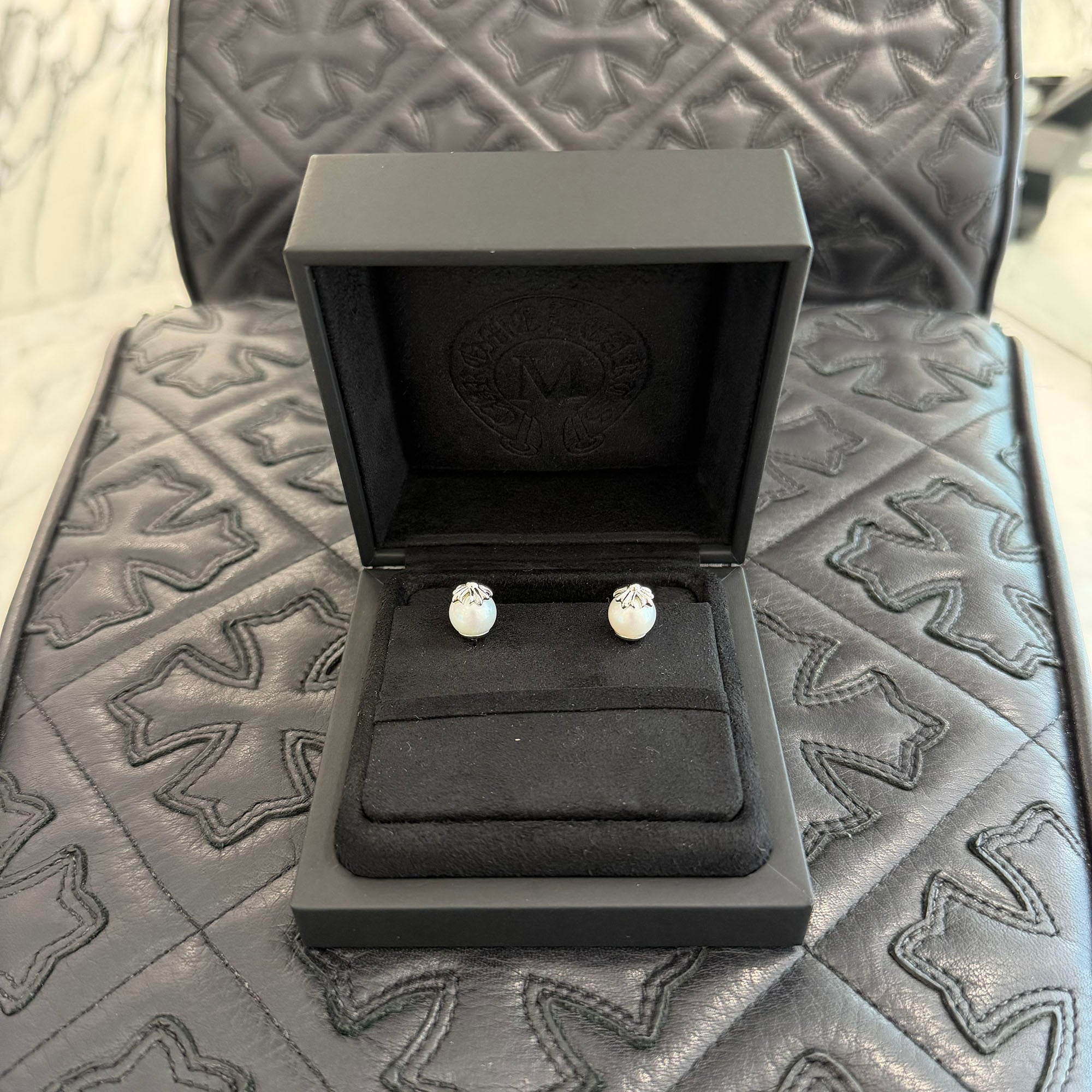 CHROME HEARTS × MIKIMOTO K18 WG White Pearl CH Plus Stud Earrings クロムハーツ × ミキモト K18 WG ホワイトパール CH プラス スタッドピアス