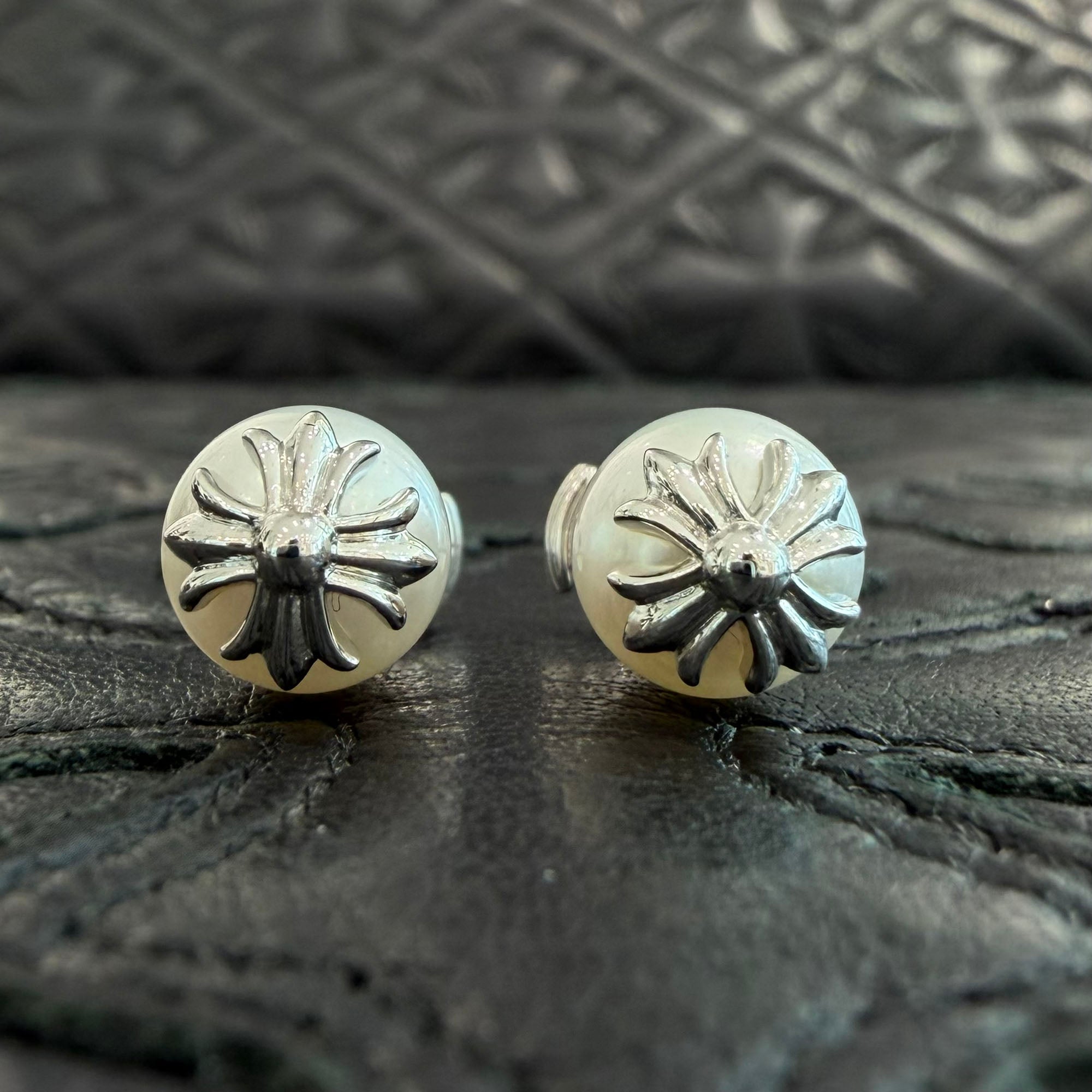 CHROME HEARTS × MIKIMOTO K18 WG White Pearl CH Plus Stud Earrings クロムハーツ × ミキモト K18 WG ホワイトパール CH プラス スタッドピアス