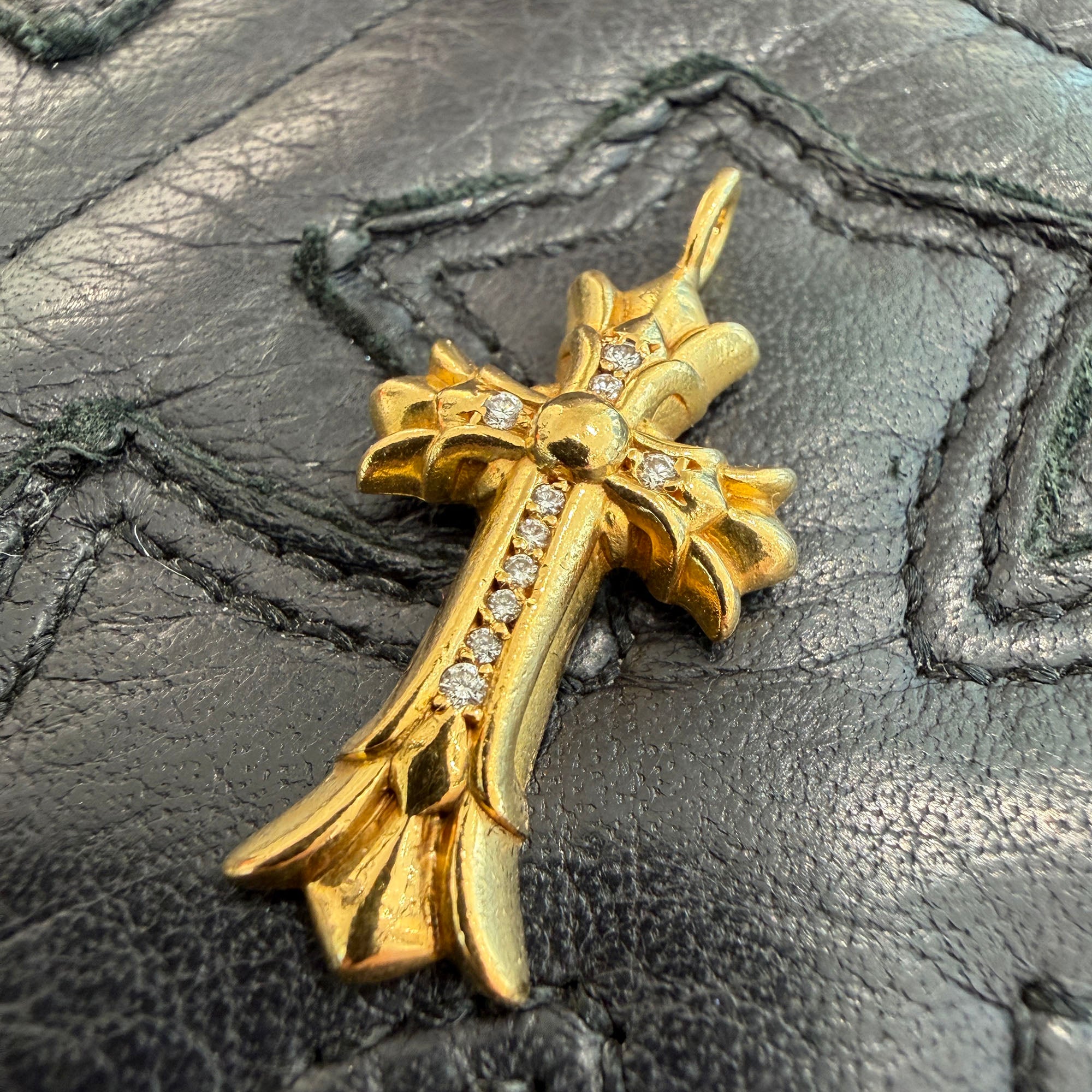 CHROME HEARTS 22K Double CH Cross Charm Pave Diamond Pendant Top