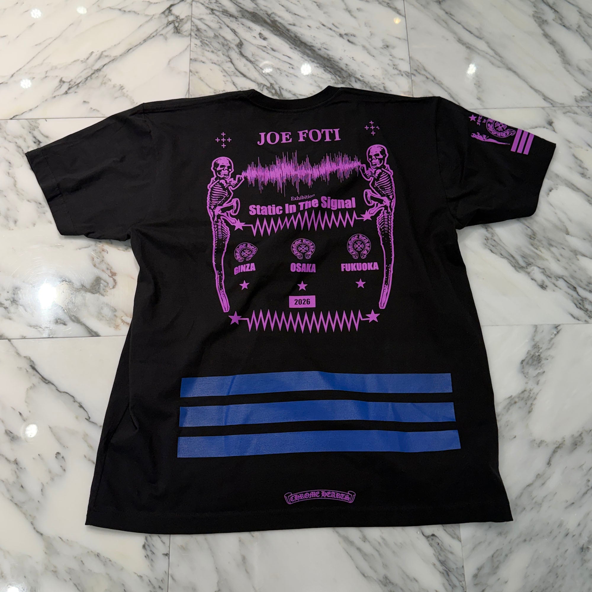 CHROME HEARTS FOTI "Static In The Signal 2026" Exhibition Jarvis Tee Size XL クロムハーツ フォティ "スタティック イン ザ シグナル 2026" エキジビション ジャービス  Tシャツ サイズXL