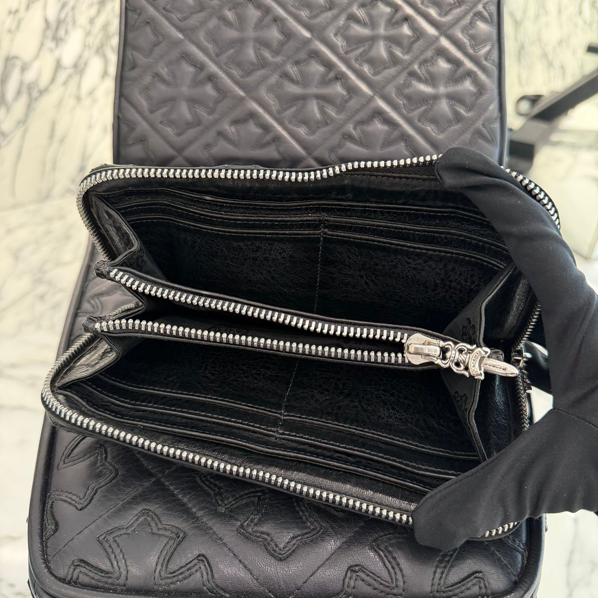 CHROME HEARTS Cemetery Cross Leather Patch Quilting Leather Wallet クロムハーツ セメタリークロス レザーパッチ キルティングレザー ウォレット