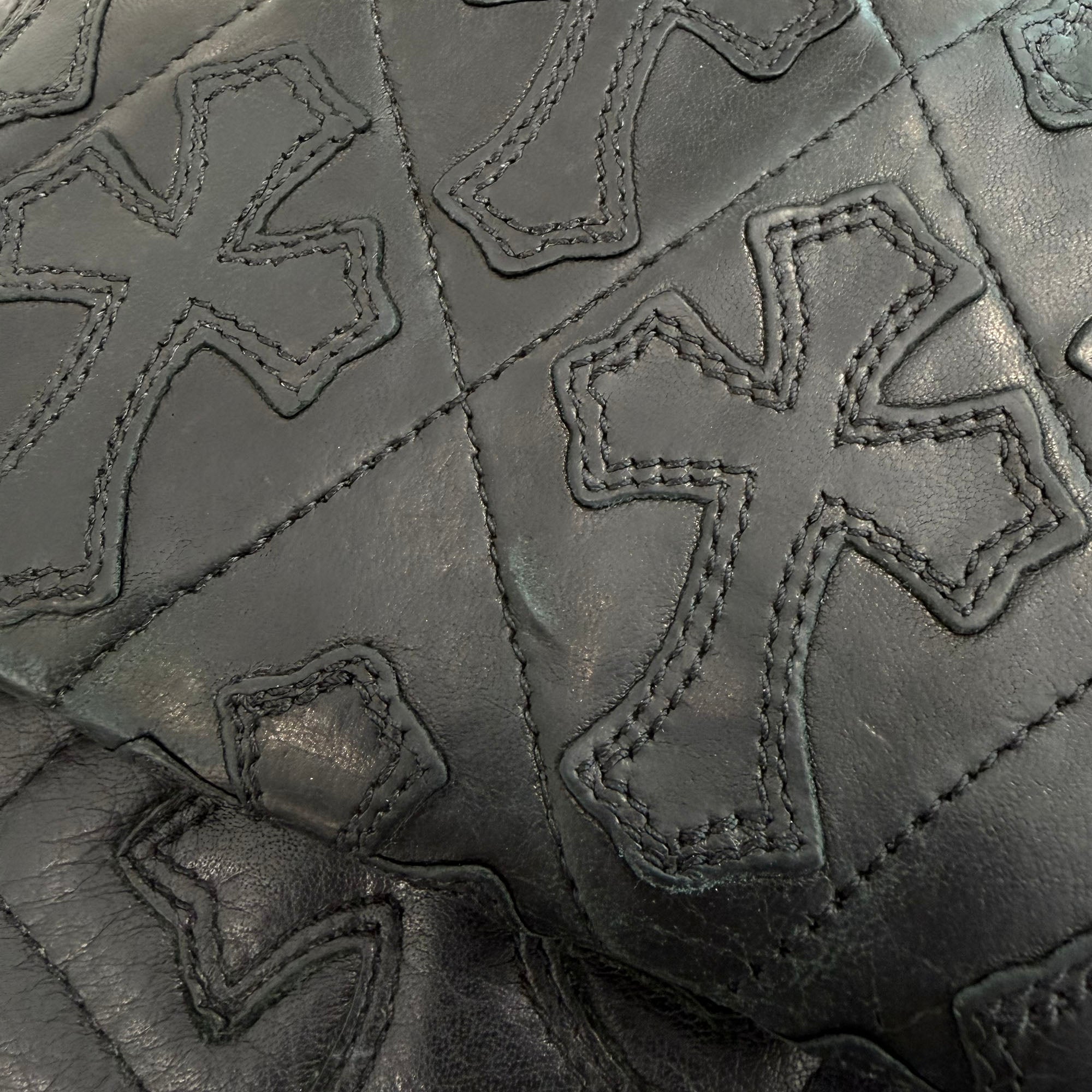 CHROME HEARTS Cemetery Cross Leather Patch Quilting Leather Wallet クロムハーツ セメタリークロス レザーパッチ キルティングレザー ウォレット