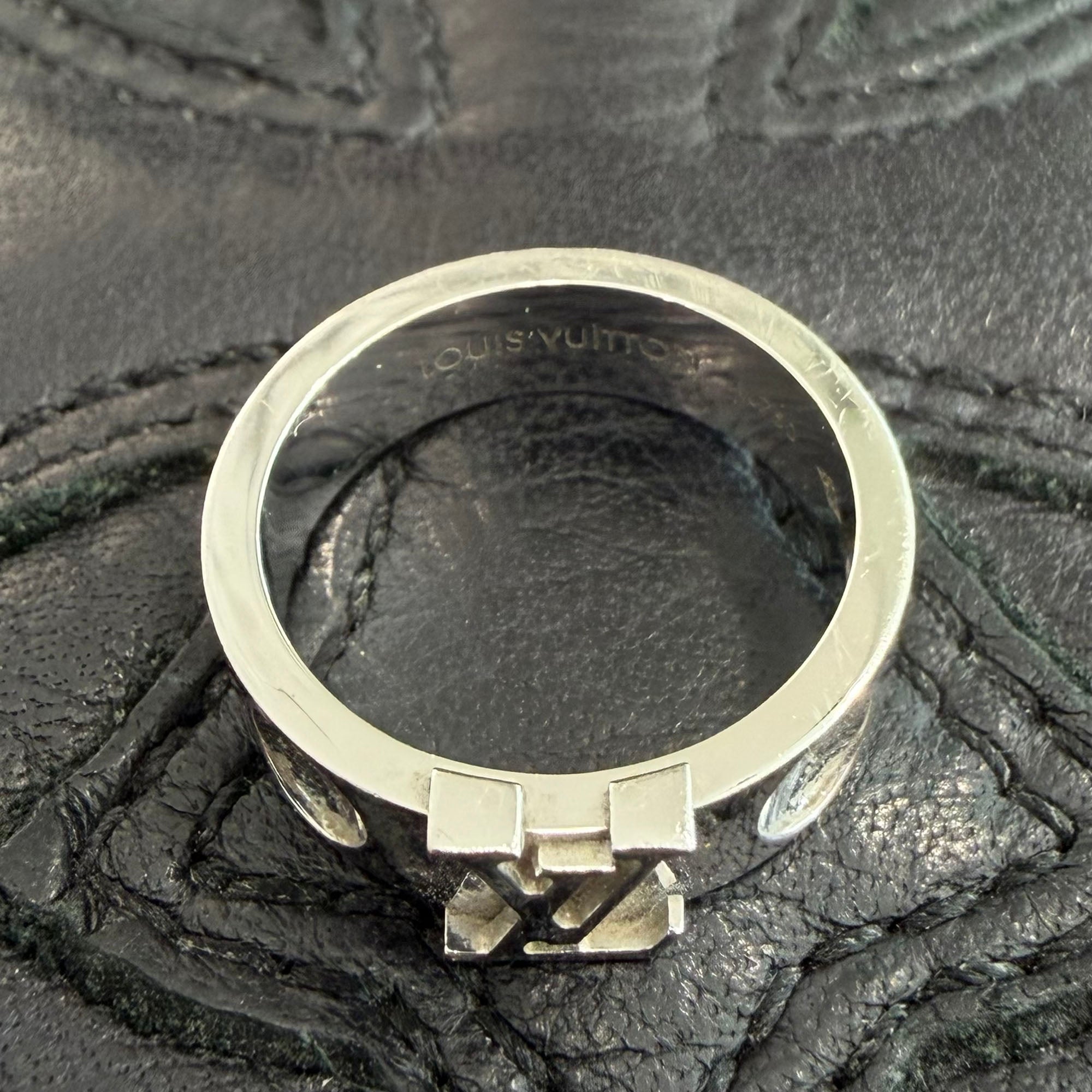 LOUIS VUITTON 2023AW Au750 WG Empreinte LV Ring Q9K97B Size 48 (約8号) ルイヴィトン Au750 ホワイトゴールド アンプラント LV リング サイズ48 (約8号)