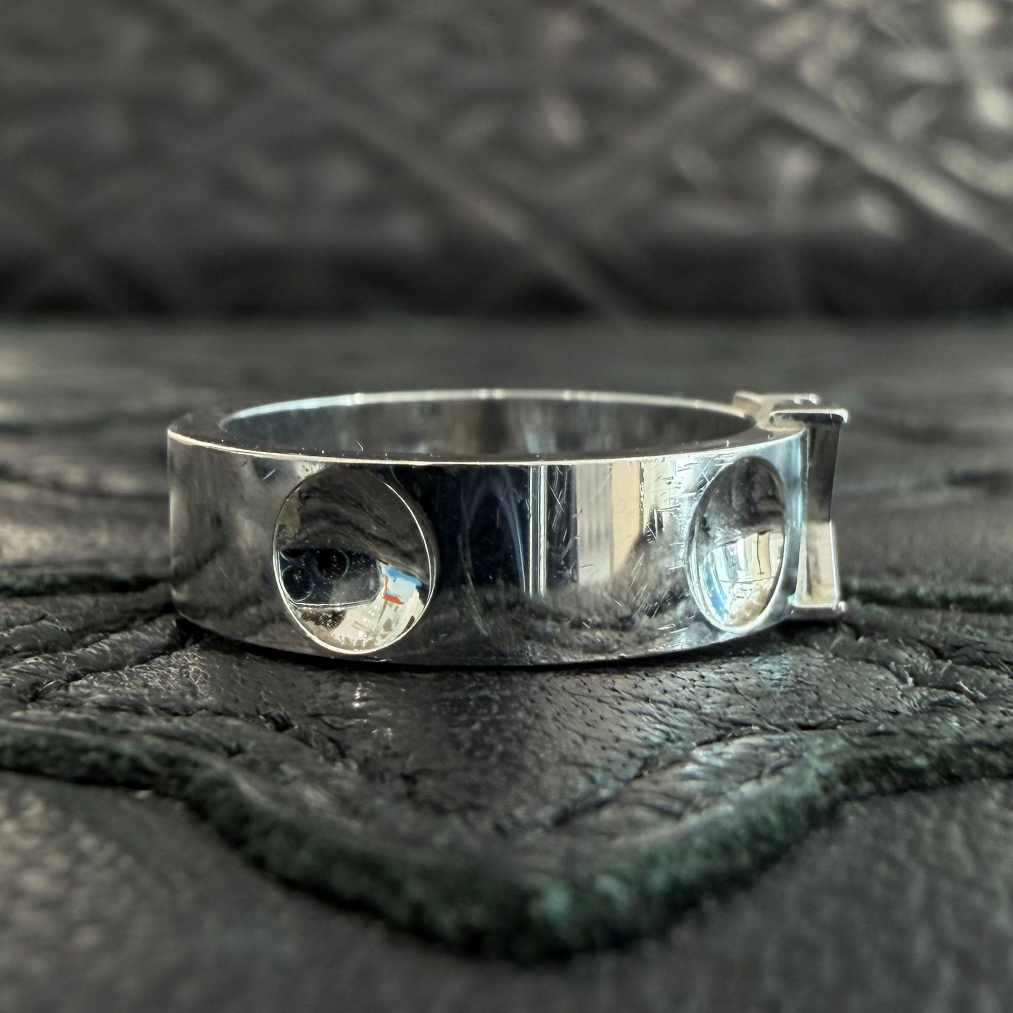 LOUIS VUITTON 2023AW Au750 WG Empreinte LV Ring Q9K97B Size 48 (約8号) ルイヴィトン Au750 ホワイトゴールド アンプラント LV リング サイズ48 (約8号)