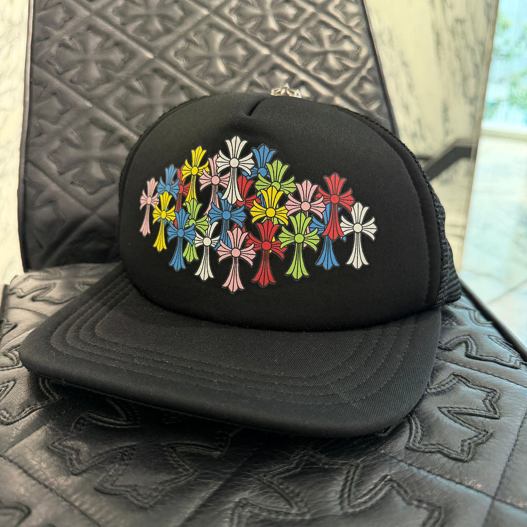 CHROME HEARTS Multi Color Cemetery Cross Print Trucker Cap ONE SIZE (53-60) クロムハーツ マルチカラー セメタリークロス プリント トラッカーキャップ ONE SIZE (53-60)