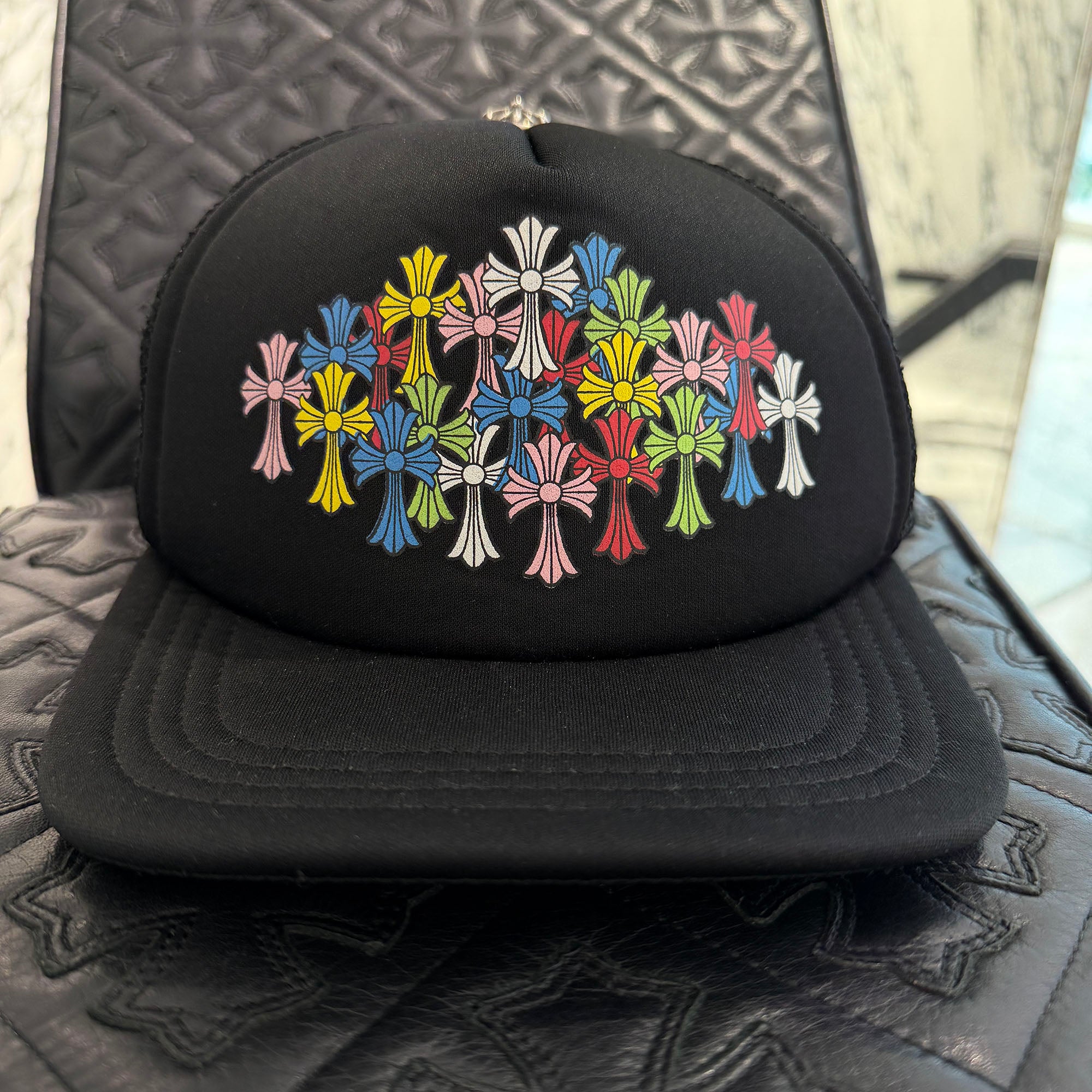CHROME HEARTS Multi Color Cemetery Cross Print Trucker Cap ONE SIZE (53-60) クロムハーツ マルチカラー セメタリークロス プリント トラッカーキャップ ONE SIZE (53-60)
