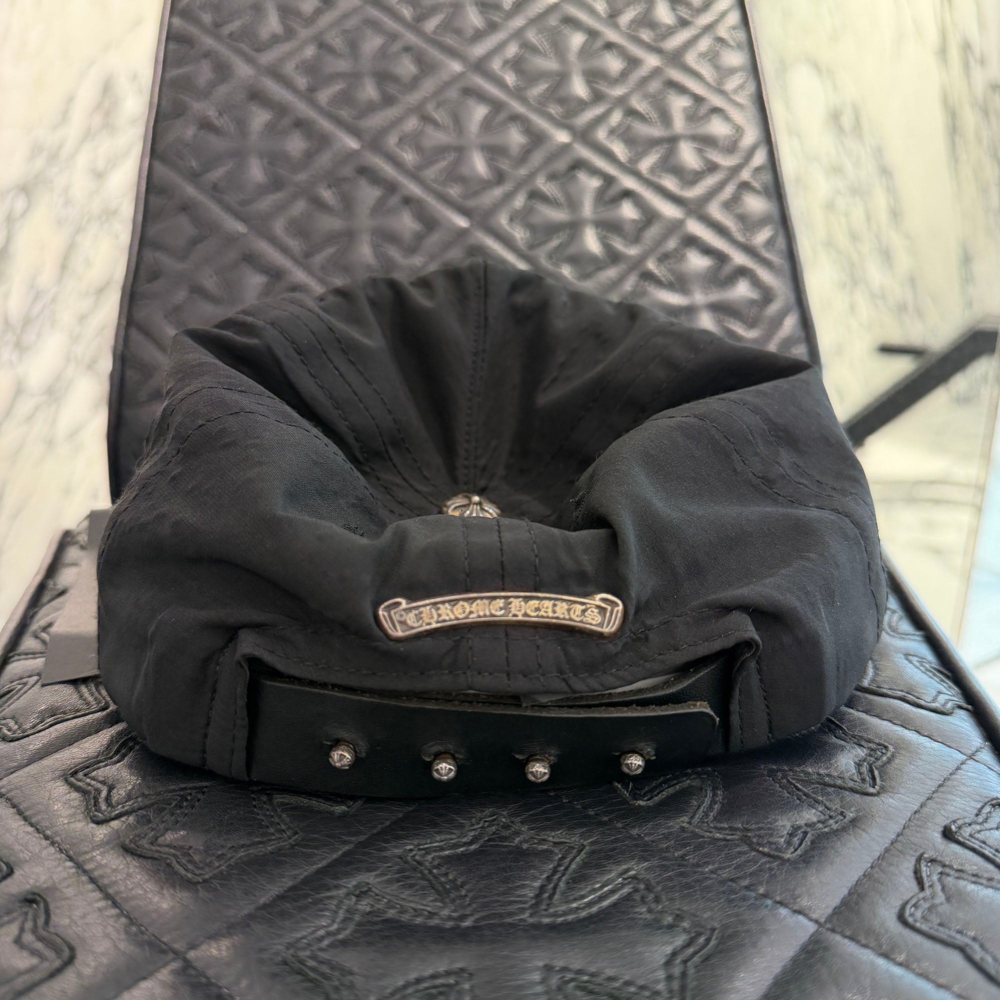 CHROME HEARTS × Bella Hadid Initial Embroidery Silk Trucker Cap Size ONE SIZE (53-60) クロムハーツ × ベラハディッド イニシャル刺繍 シルク トラッカーキャップ サイズONE SIZE (53-60)