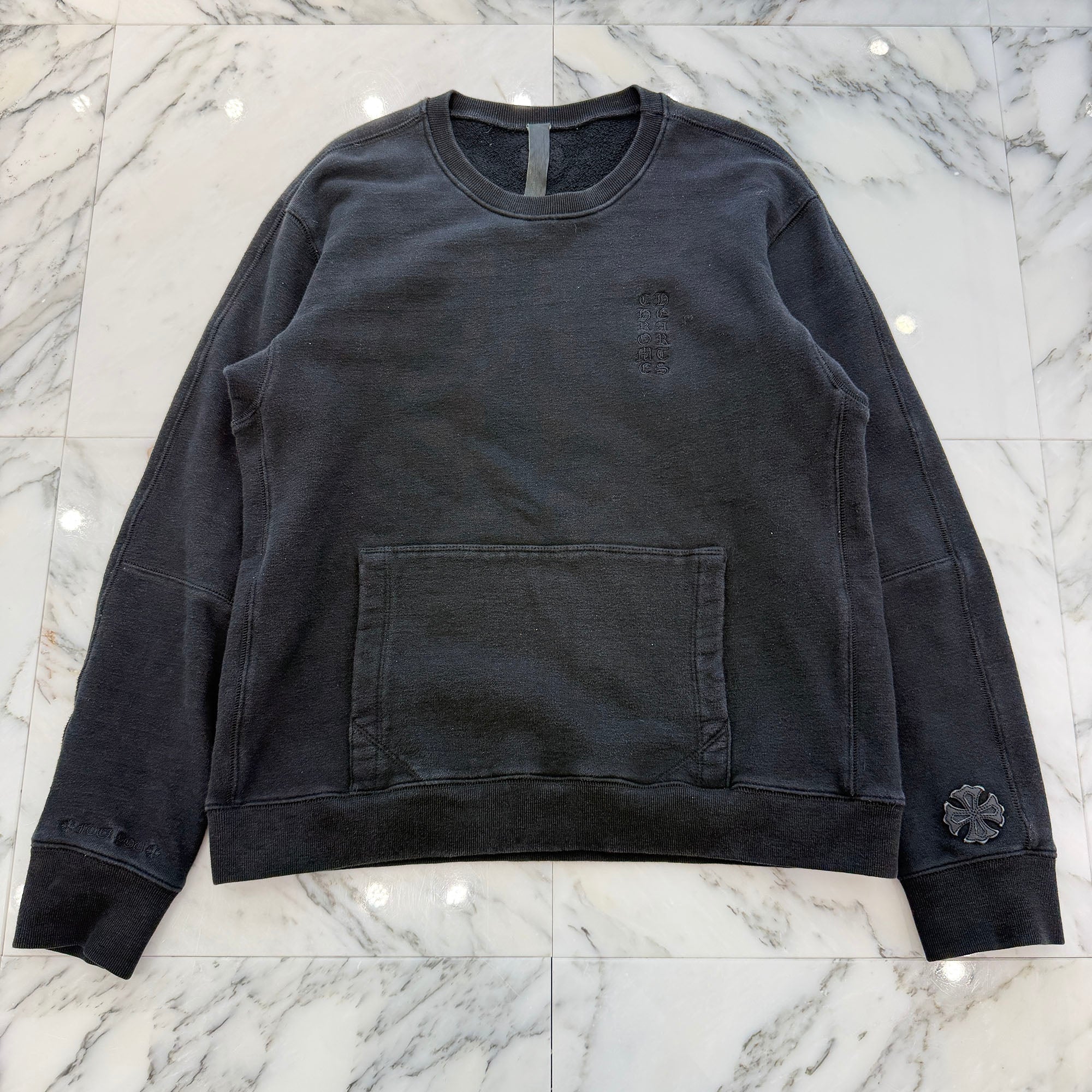 CHROME HEARTS クロムハーツ Y NOT CREW NECK SWEAT パテントレザークロスパッチクルーネックスウェット ホワイト CHROME HEARTS Y NOT Vertical Logo Leather Cross Patch Crew Neck