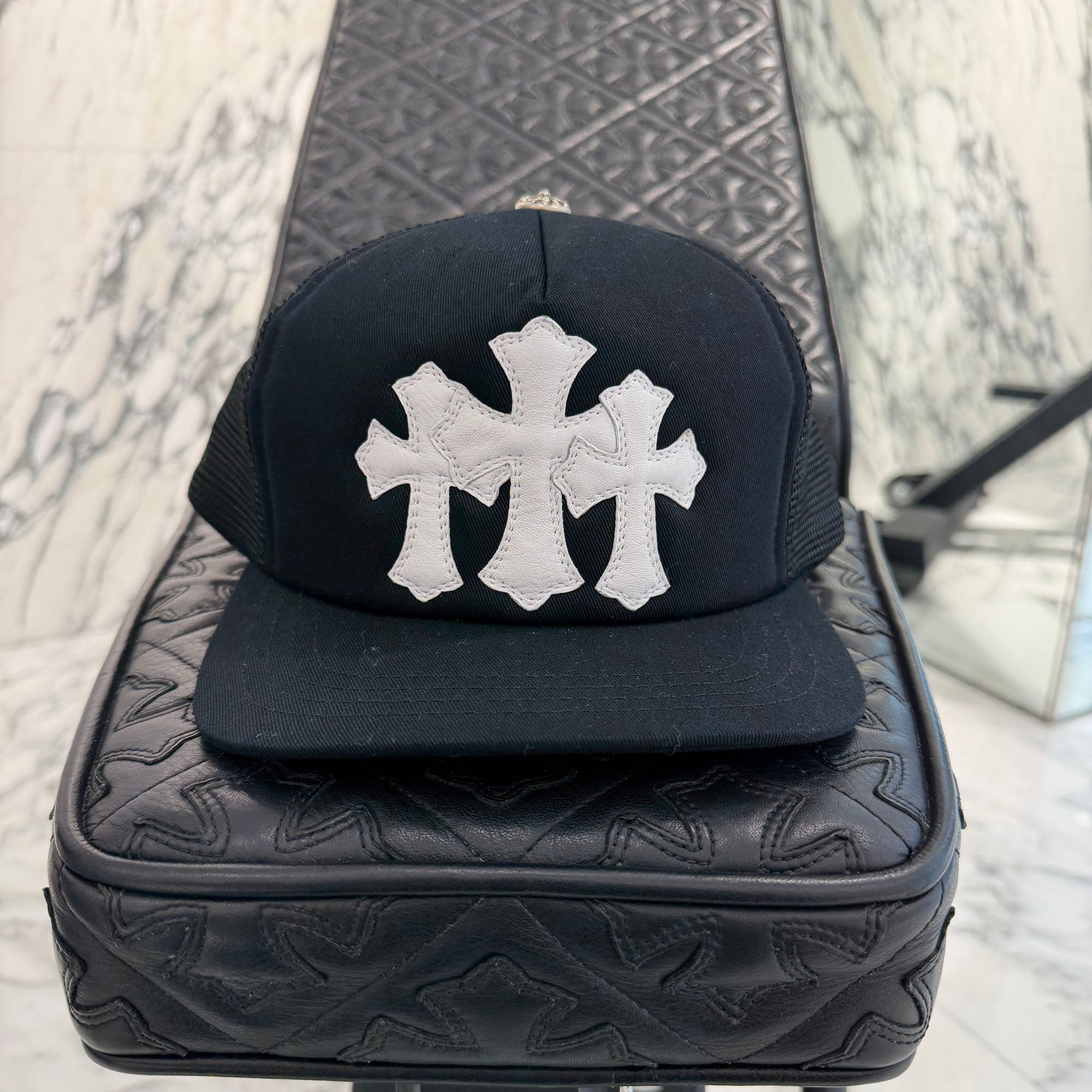CHROME HEARTS Triple Cross Patch Trucker Cap ONE SIZE (51-61) クロムハーツ トリプルクロスパッチ トラッカーキャップ ONE SIZE (51-61)