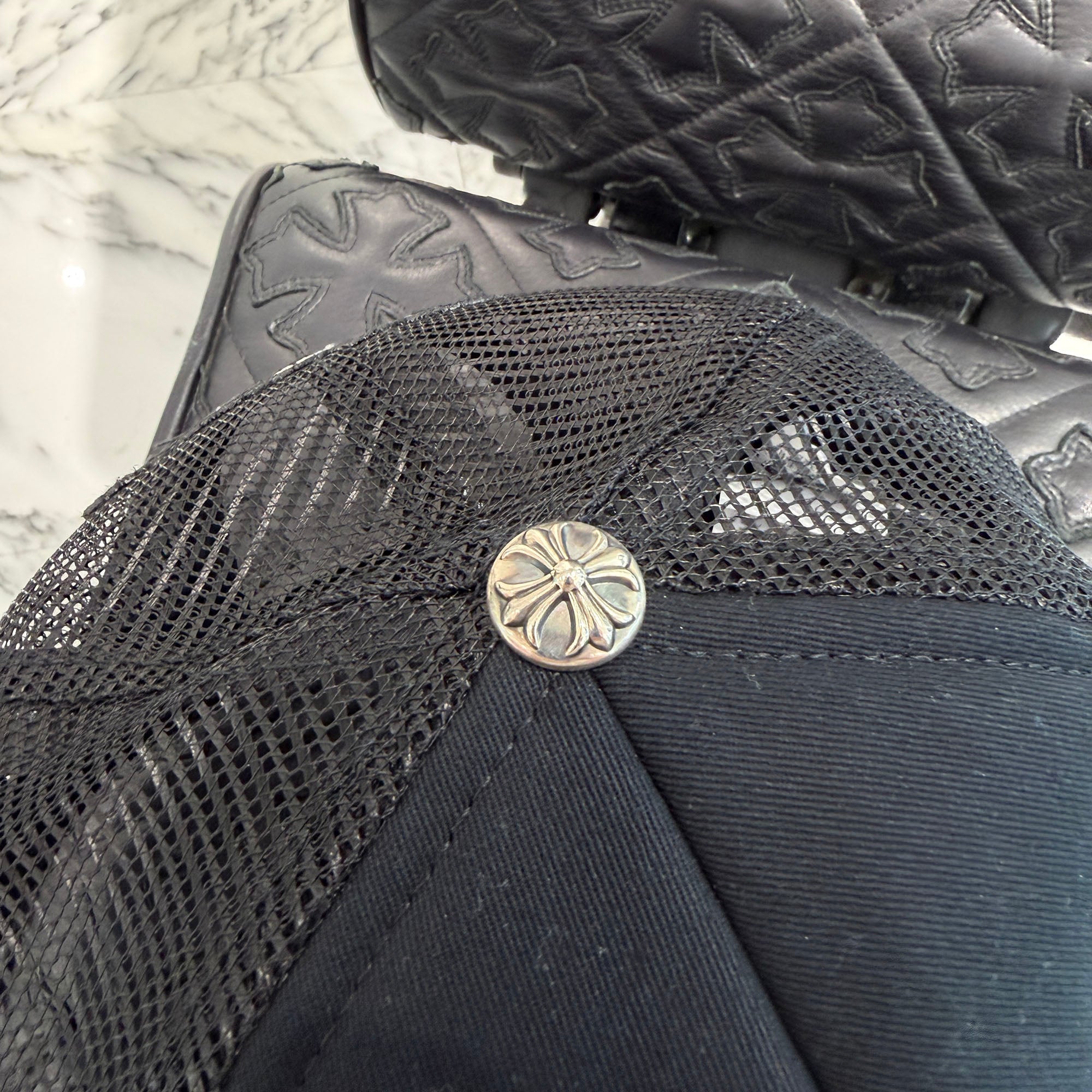 CHROME HEARTS Triple Cross Patch Trucker Cap ONE SIZE (51-61) クロムハーツ トリプルクロスパッチ トラッカーキャップ ONE SIZE (51-61)