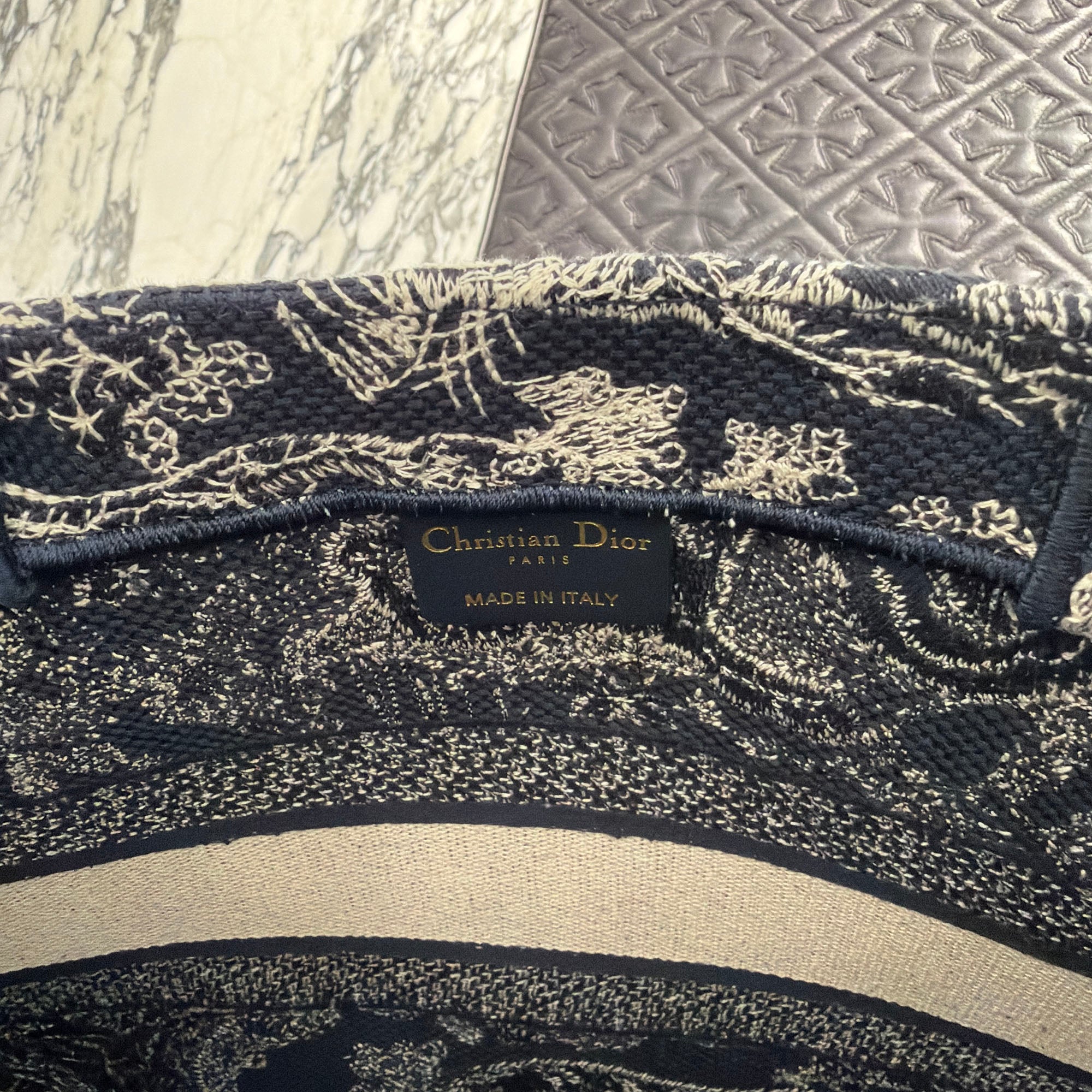 DIOR Toile de Jouy Embroidered Book Tote Bag Medium M1296ZTDT_M34I ディオール トワル ドゥ ジュイ エンブロイダリー ブックトート ミディアム