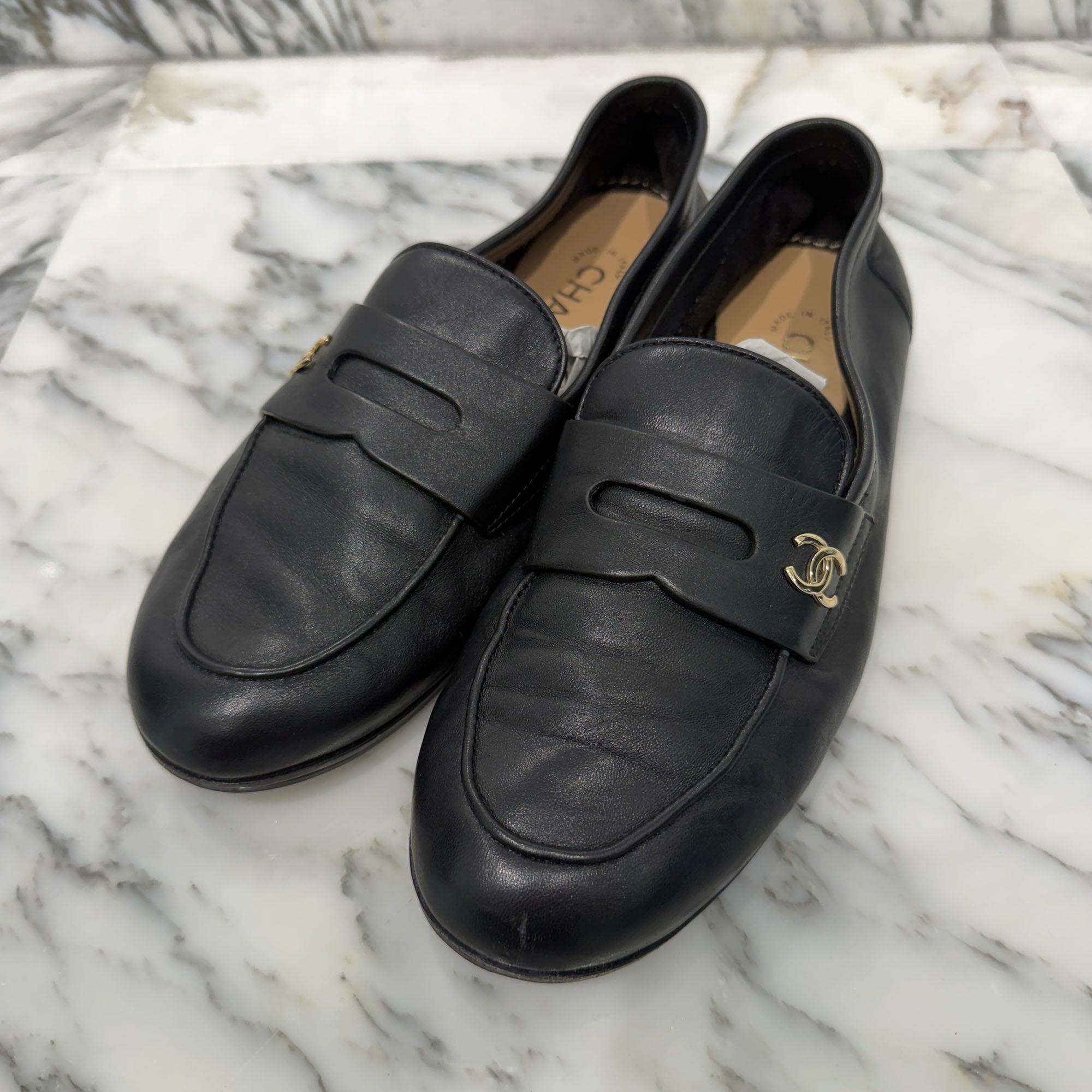 CHANEL　ブラックレザーパンプス CHANEL シャネル オープントゥパンプス レザー チェーン ブラック 37 1