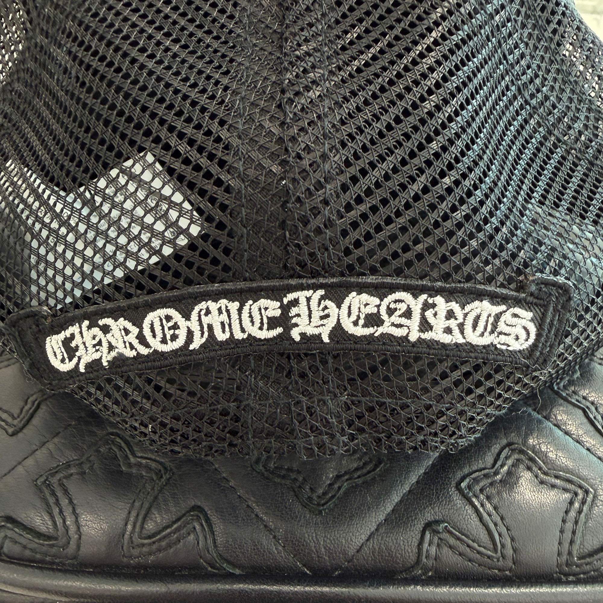 CHROME HEARTS Camo Triple Cross Leather Patch Trucker Cap ONE SIZE (51-61) クロムハーツ カモ トリプルクロス レザーパッチ トラッカーキャップ サイズONE SIZE (51-61)