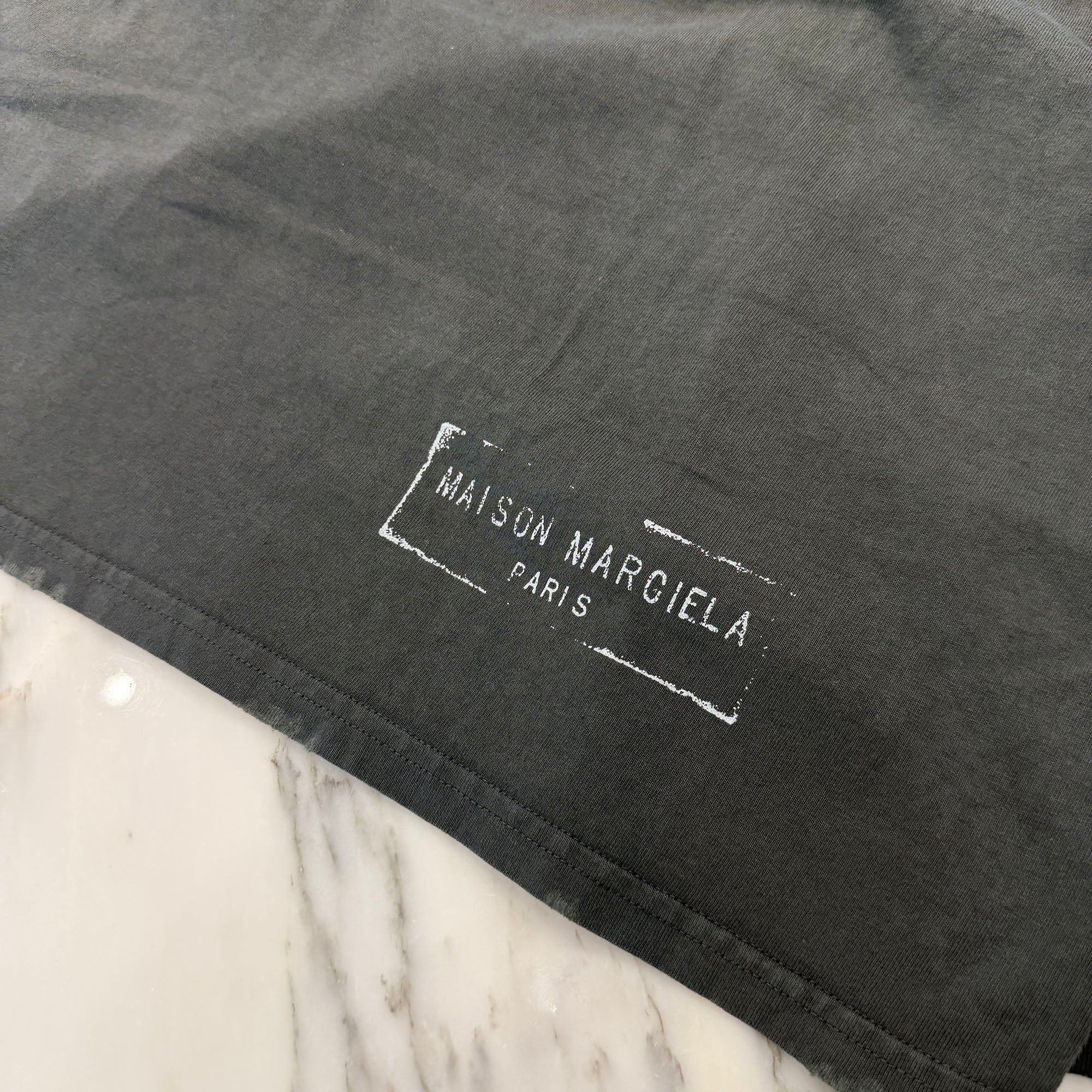 Maison Margiela 2025SS Stamp Logo Distressed Finish Long Sleeve Tee S51GC0535 S24567 Size XXL メゾンマルジェラ スタンプロゴ ダメージ加工 ロングスリーブTシャツ サイズXXL