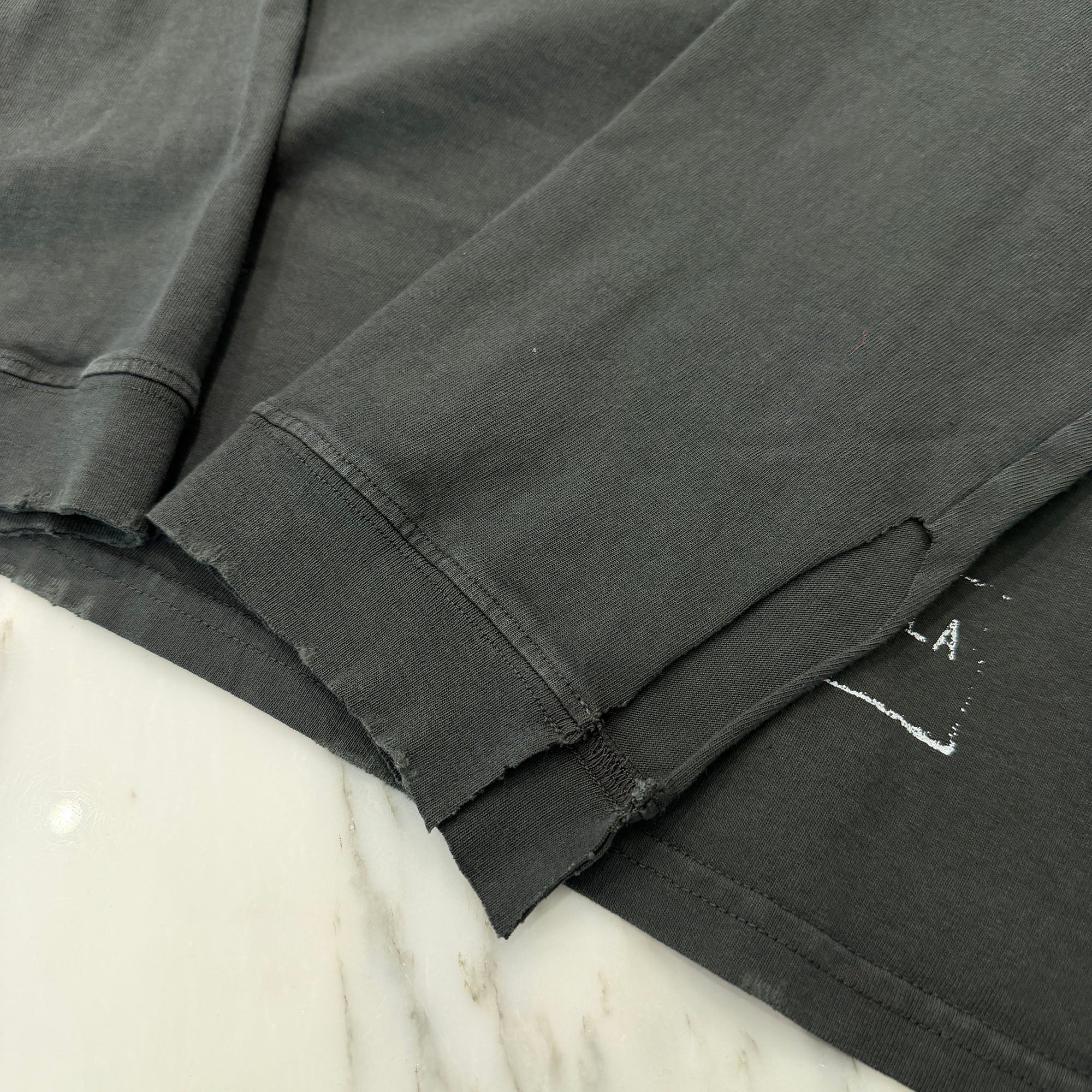 Maison Margiela 2025SS Stamp Logo Distressed Finish Long Sleeve Tee S51GC0535 S24567 Size XXL メゾンマルジェラ スタンプロゴ ダメージ加工 ロングスリーブTシャツ サイズXXL