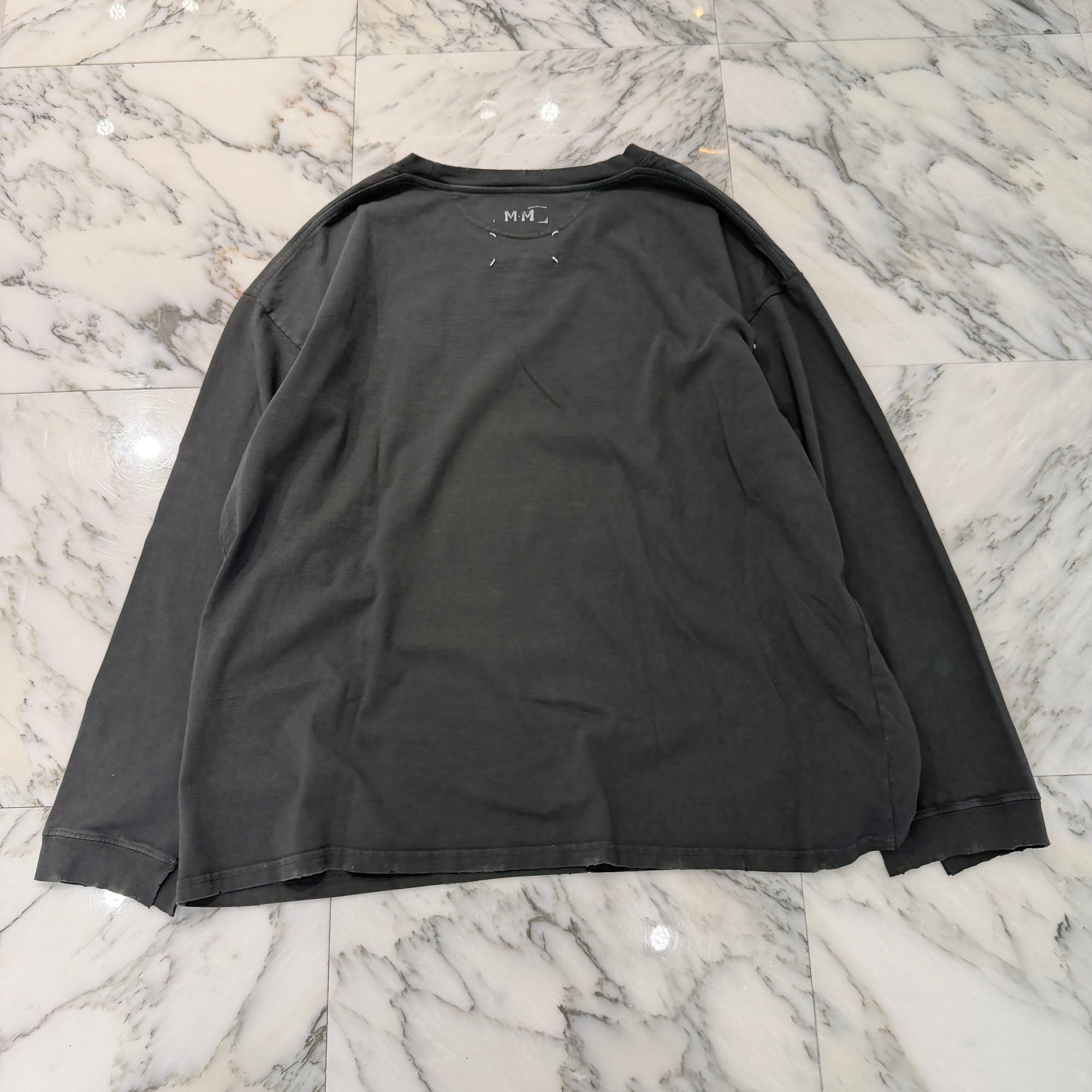 Maison Margiela 2025SS Stamp Logo Distressed Finish Long Sleeve Tee S51GC0535 S24567 Size XXL メゾンマルジェラ スタンプロゴ ダメージ加工 ロングスリーブTシャツ サイズXXL