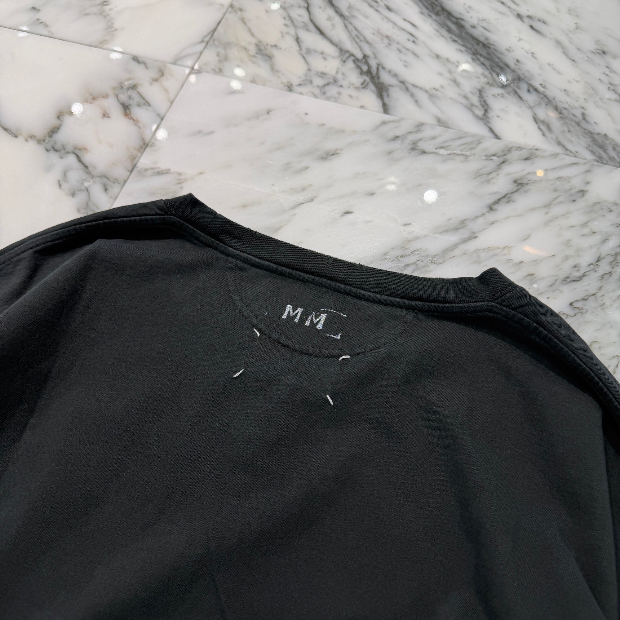 Maison Margiela 2025SS Stamp Logo Distressed Finish Long Sleeve Tee S51GC0535 S24567 Size XXL メゾンマルジェラ スタンプロゴ ダメージ加工 ロングスリーブTシャツ サイズXXL