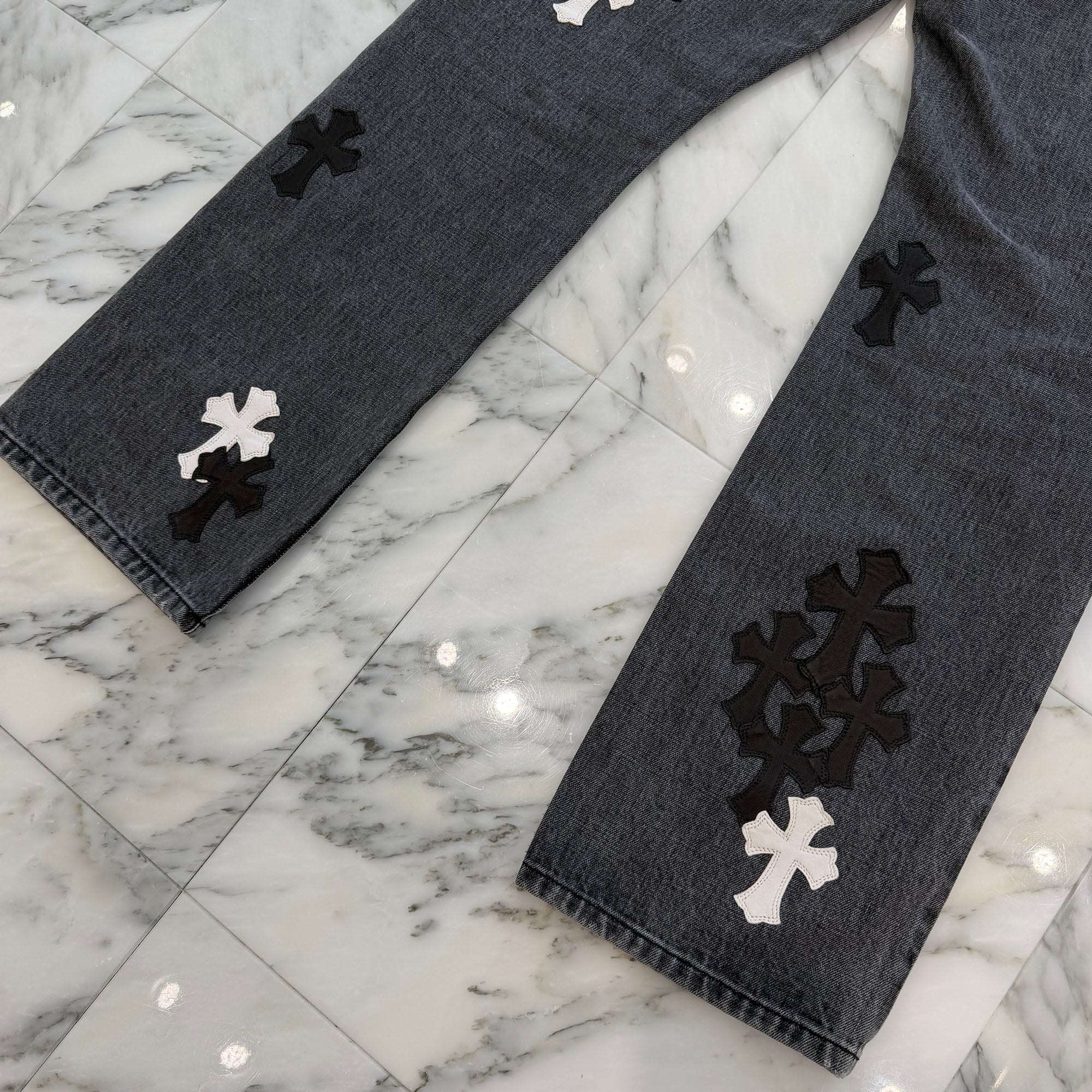 CHROME HEARTS Multi Leather Cross Patch Cross Ball Button Flare Knee Denim Pants Size 33 クロムハーツ マルチレザークロスパッチ クロスボールボタン フレアニー デニムパンツ サイズ33