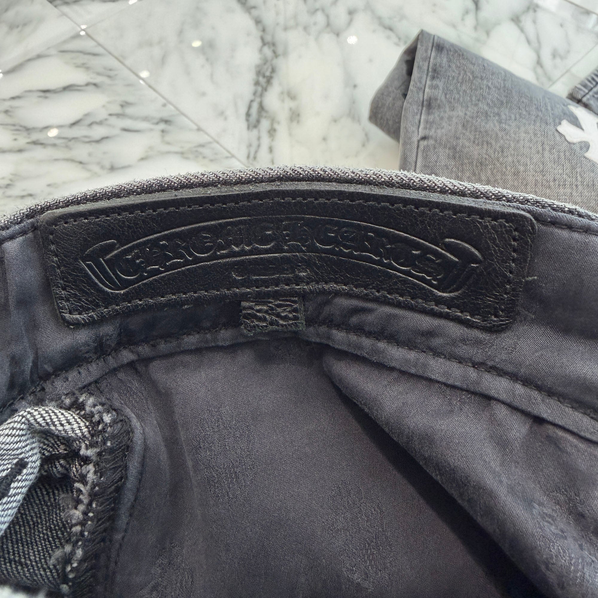 CHROME HEARTS Multi Leather Cross Patch Cross Ball Button Flare Knee Denim Pants Size 33 クロムハーツ マルチレザークロスパッチ クロスボールボタン フレアニー デニムパンツ サイズ33