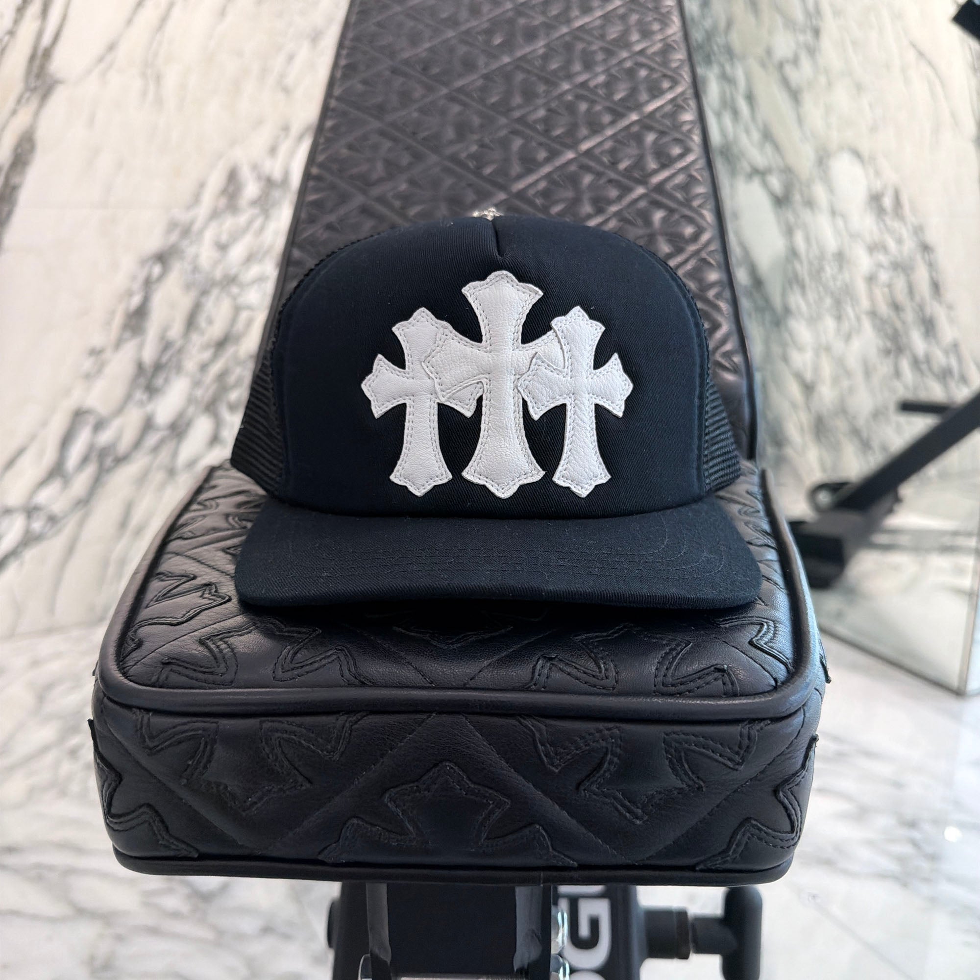 CHROME HEARTS Triple Cross Patch Trucker Cap ONE SIZE (51-61) クロムハーツ トリプルクロスパッチ トラッカーキャップ ONE SIZE (51-61)
